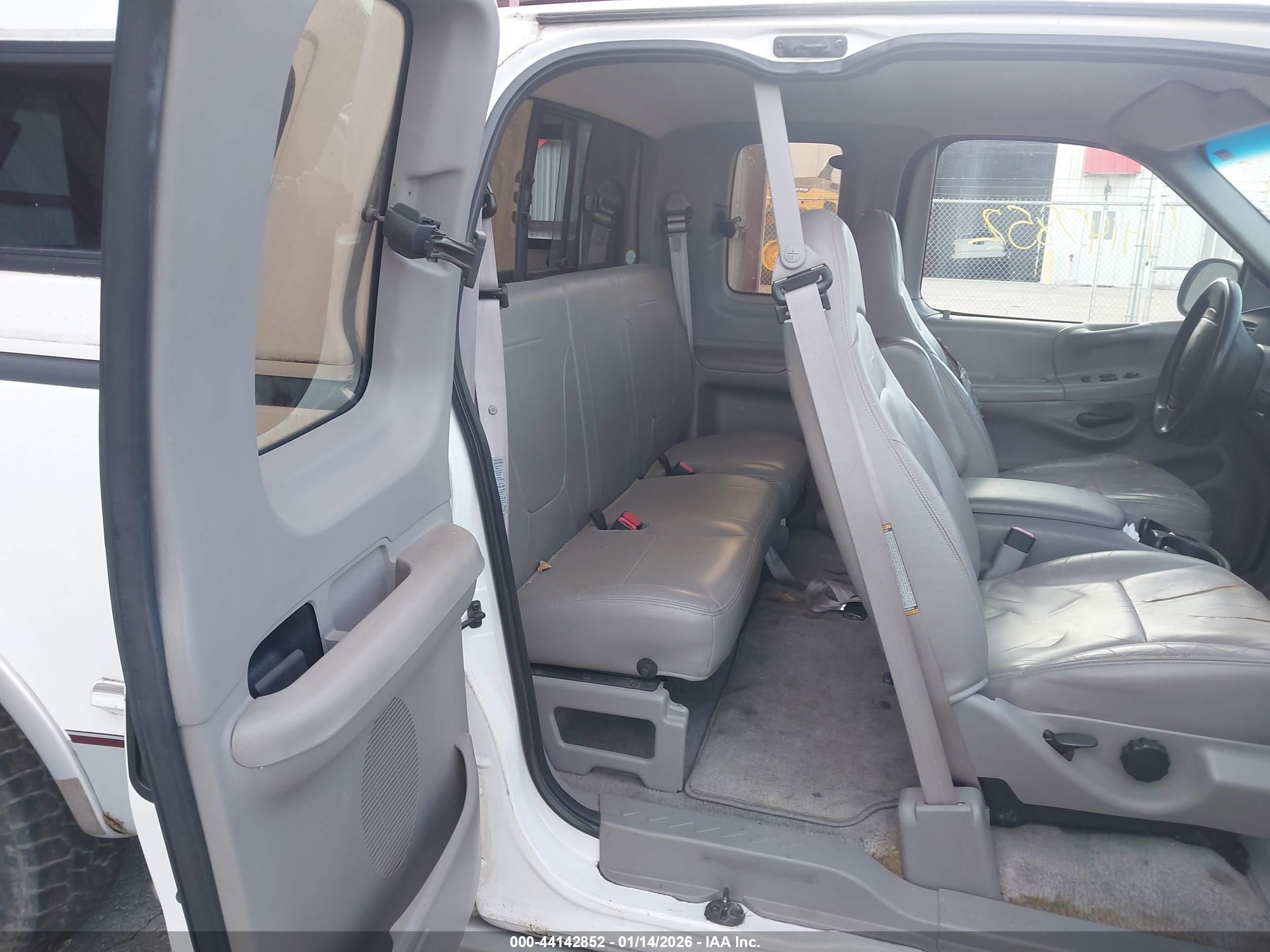FORD F-150 image 8