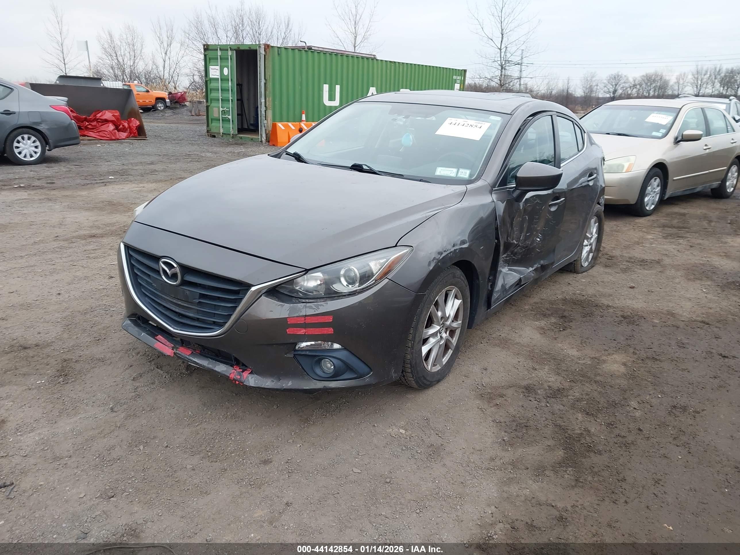 MAZDA MAZDA3 image 2