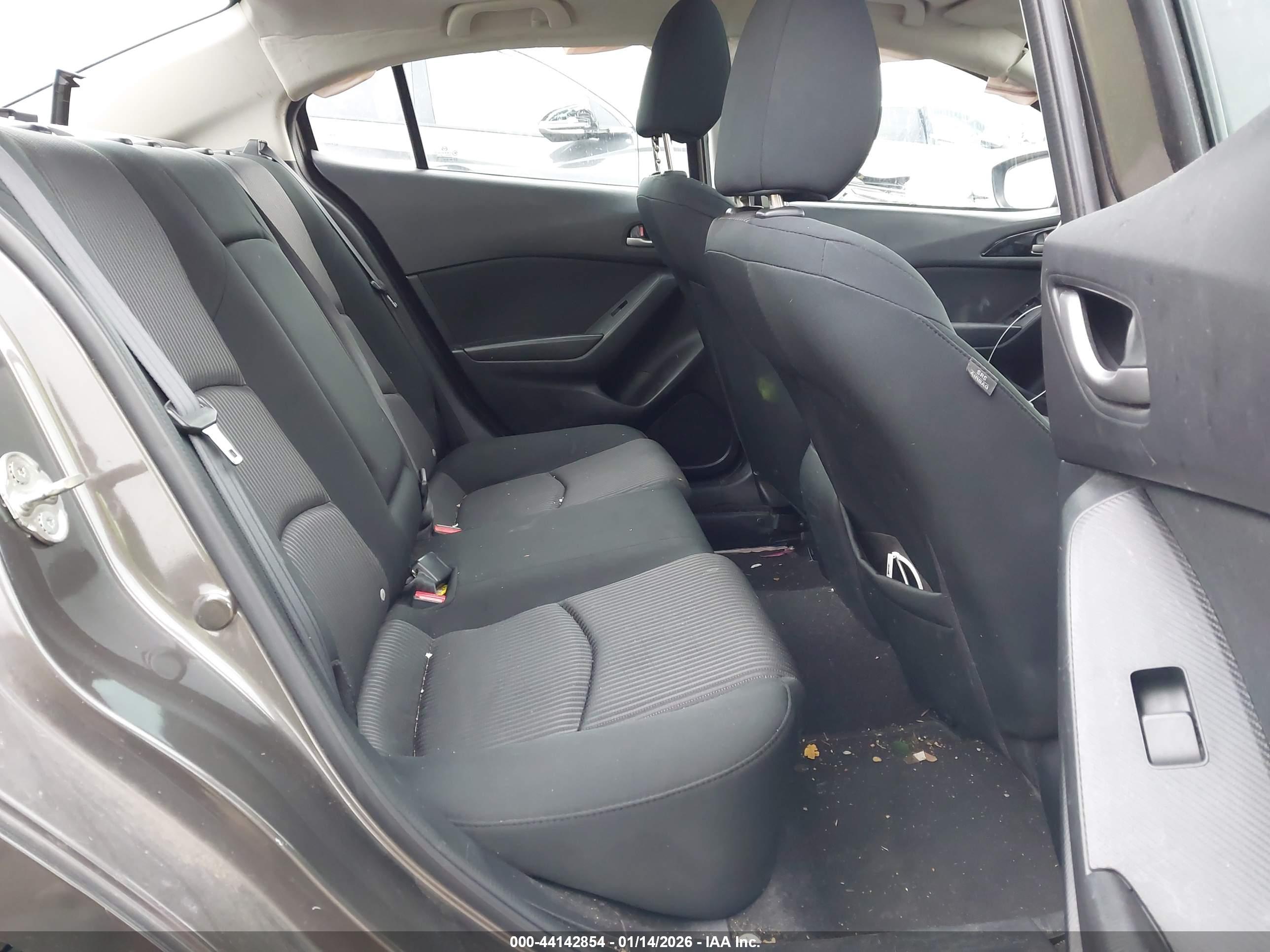 MAZDA MAZDA3 image 8