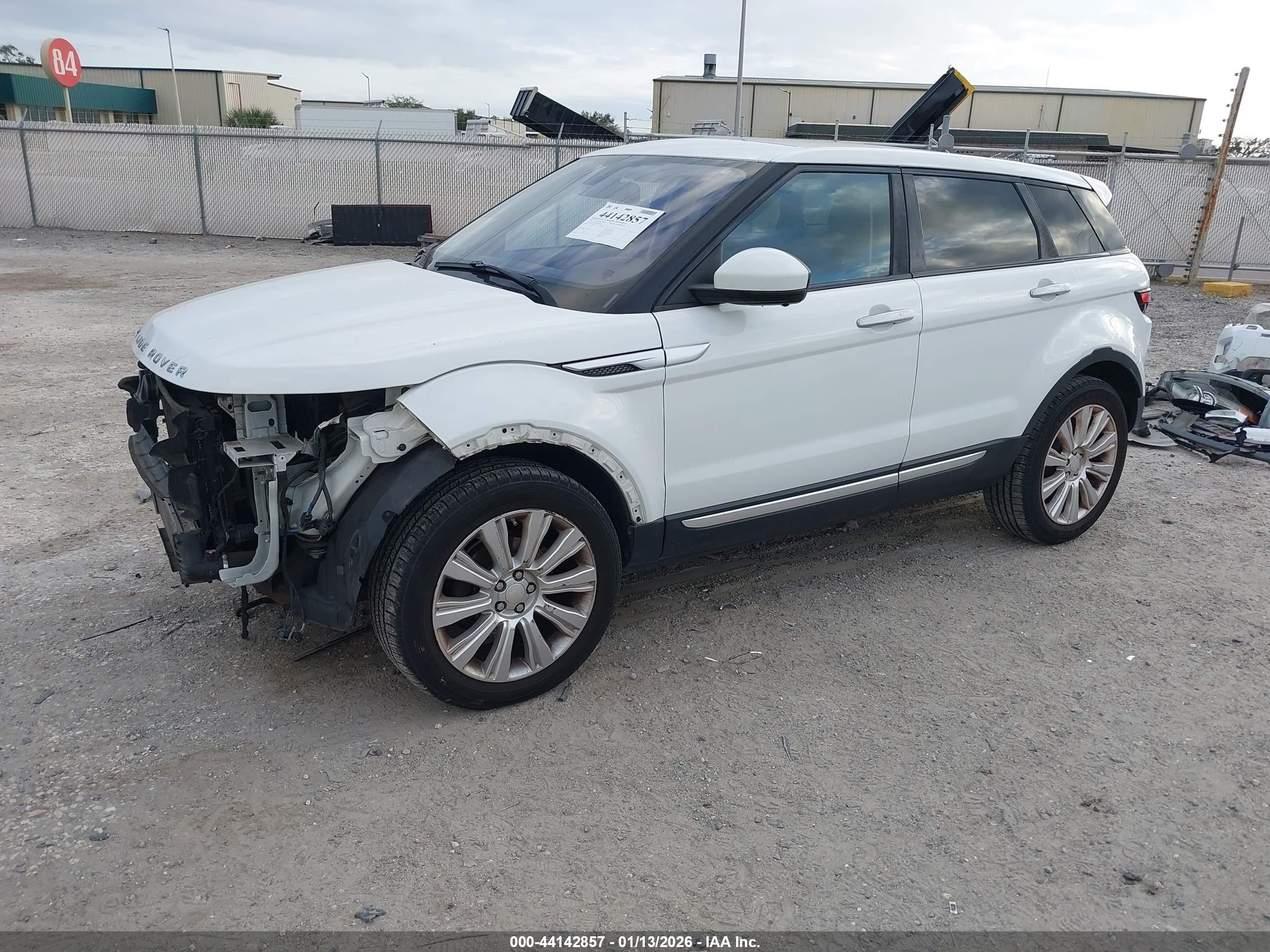 LAND ROVER image 2