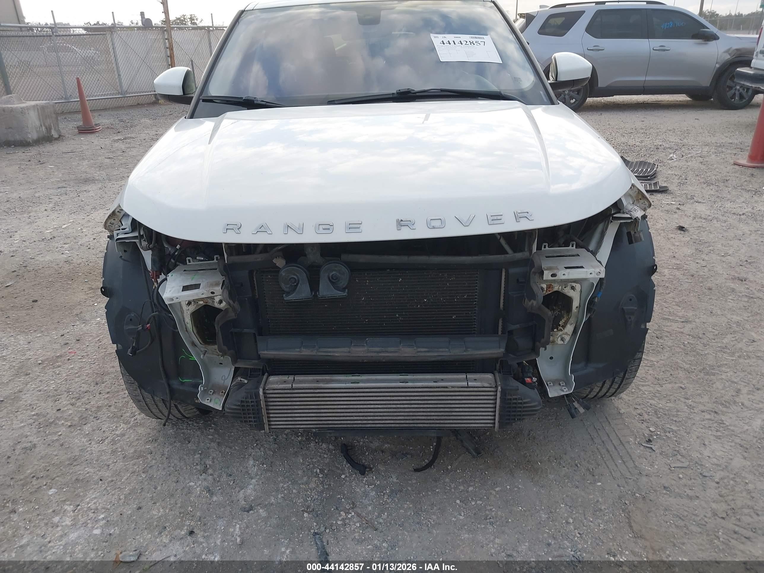 LAND ROVER image 6