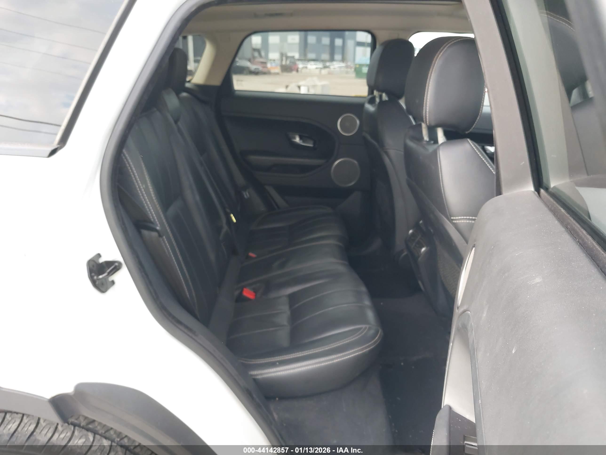 LAND ROVER image 8
