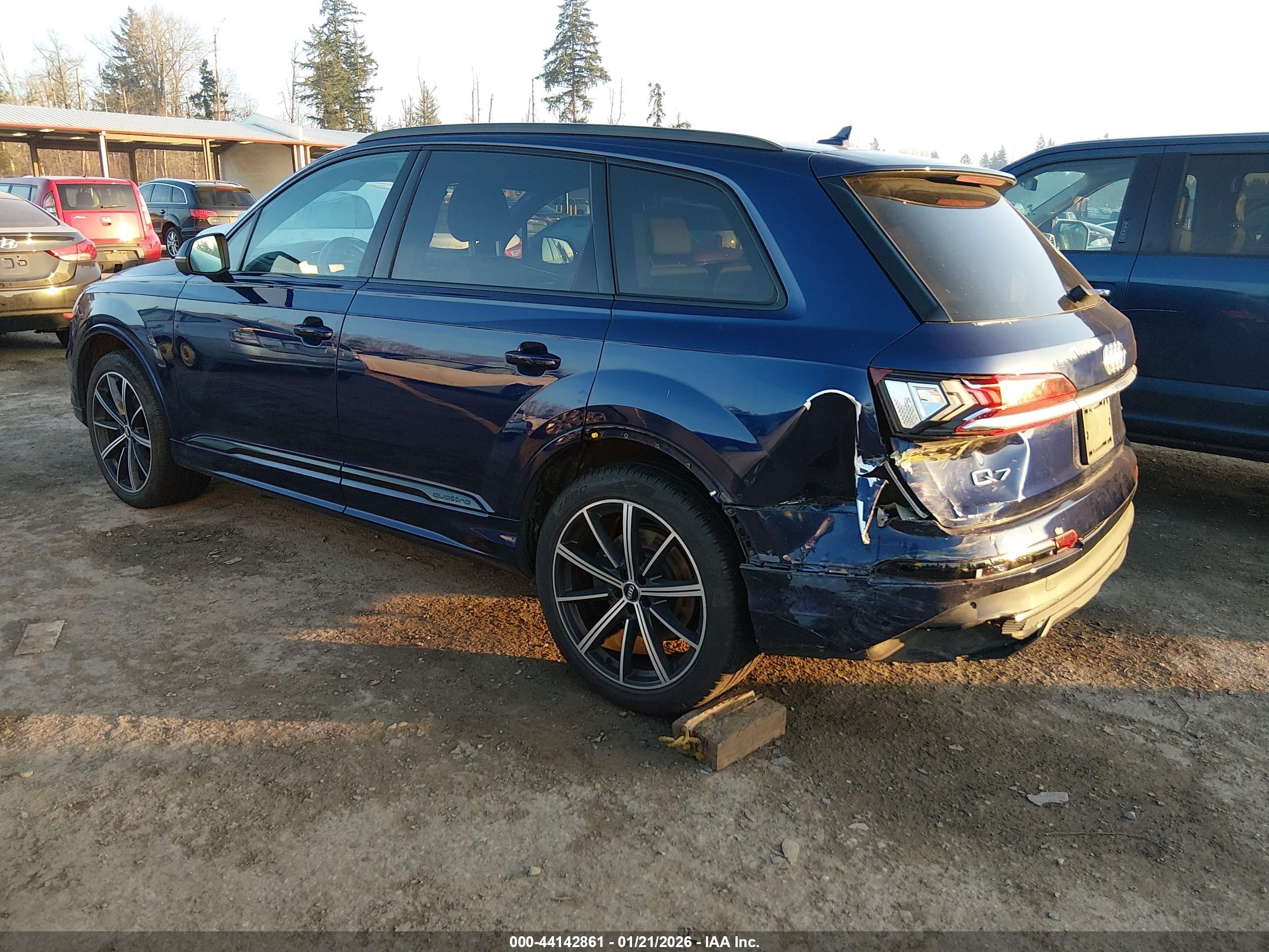 AUDI Q7 image 3