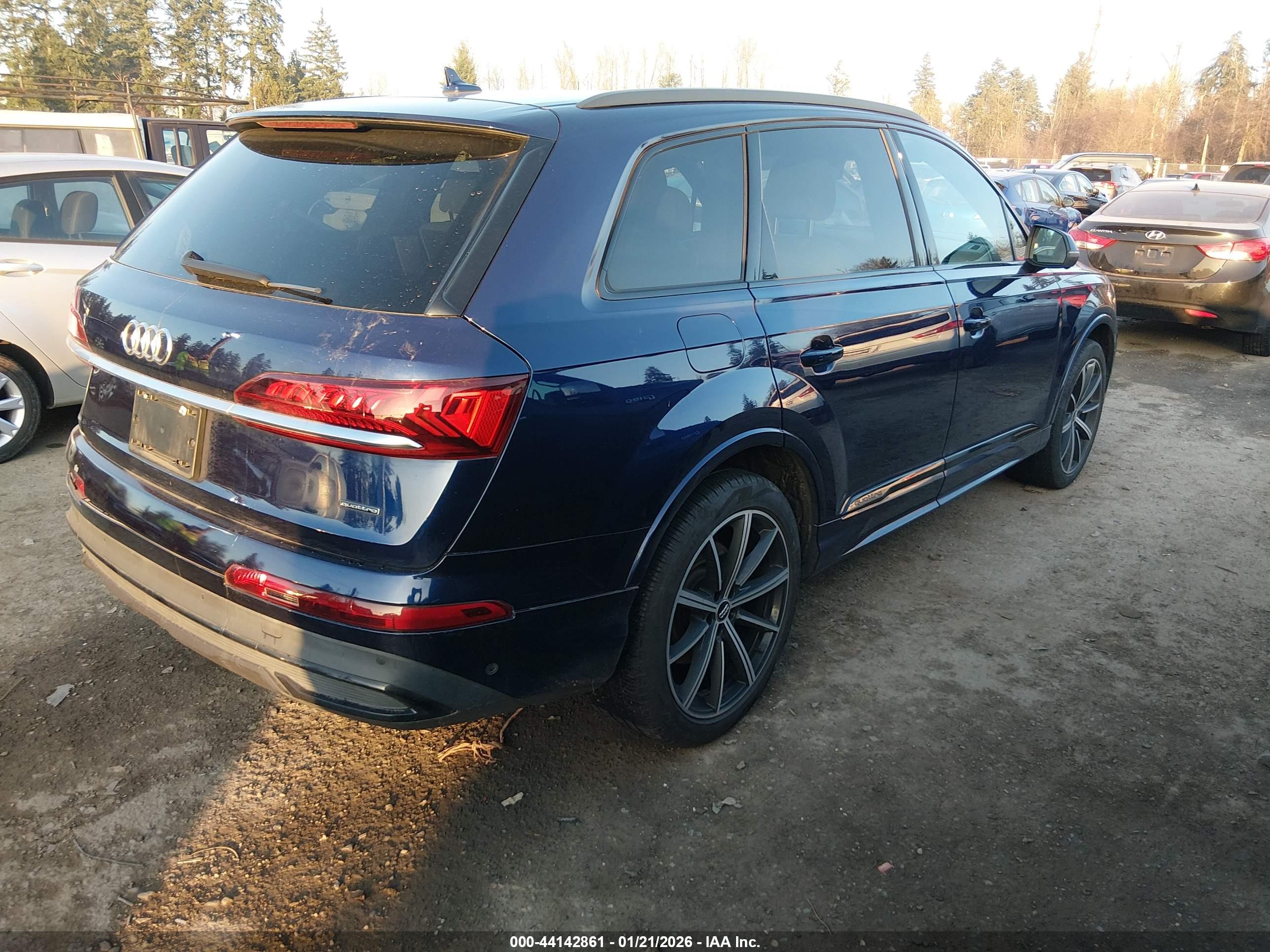 AUDI Q7 image 4