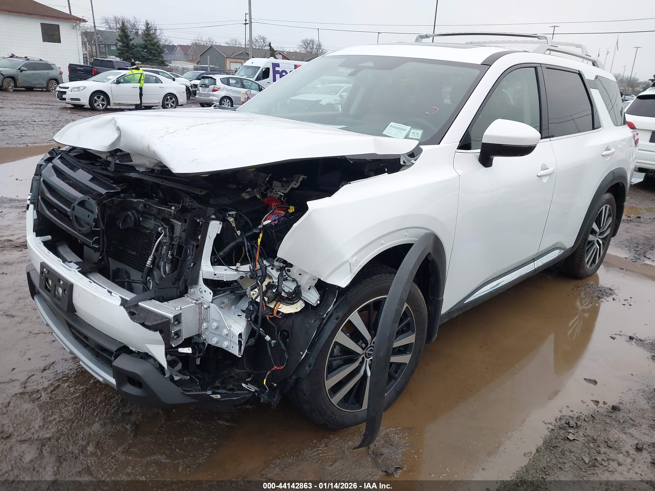 NISSAN PATHFINDER image 2