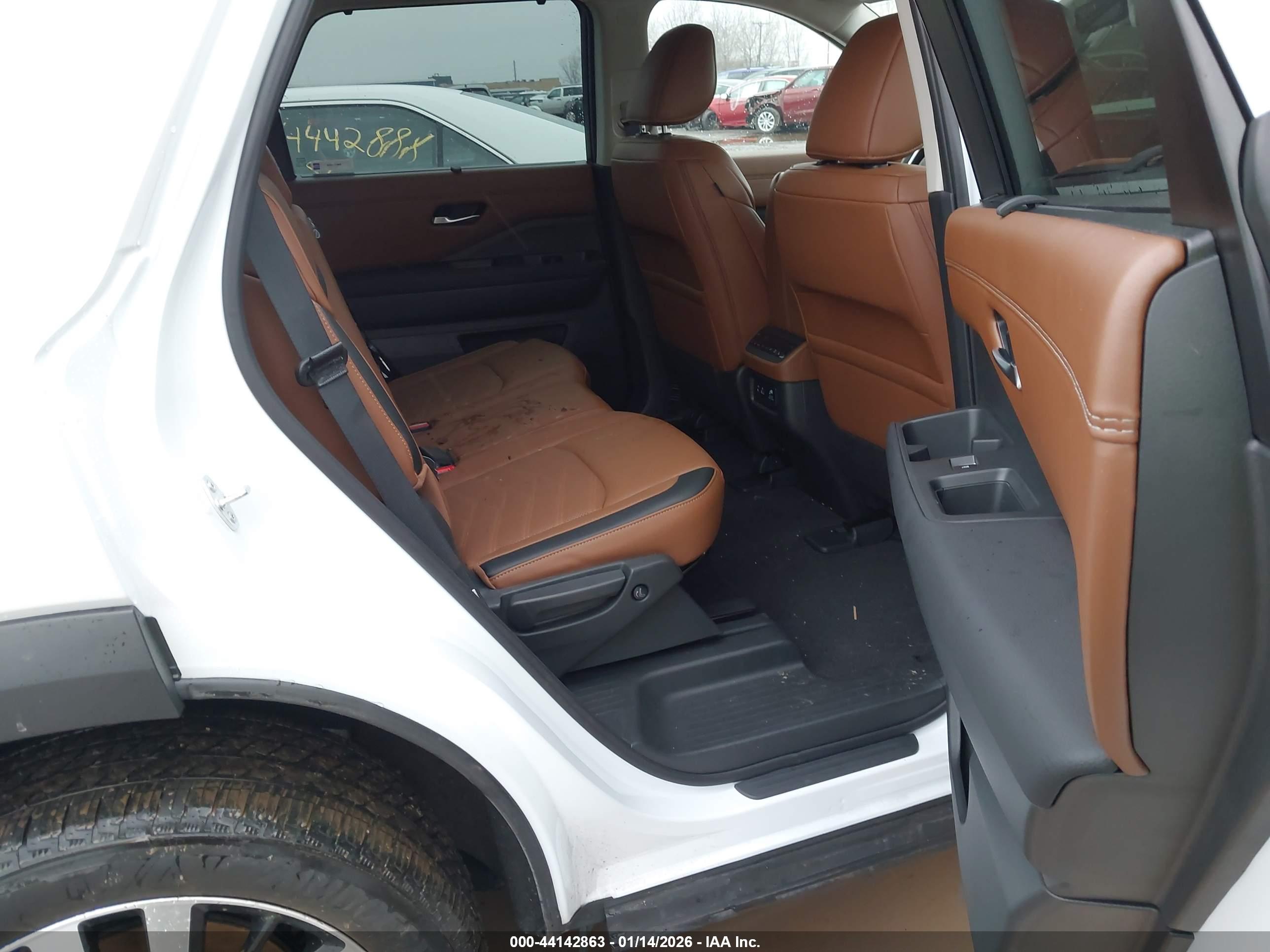 NISSAN PATHFINDER image 8