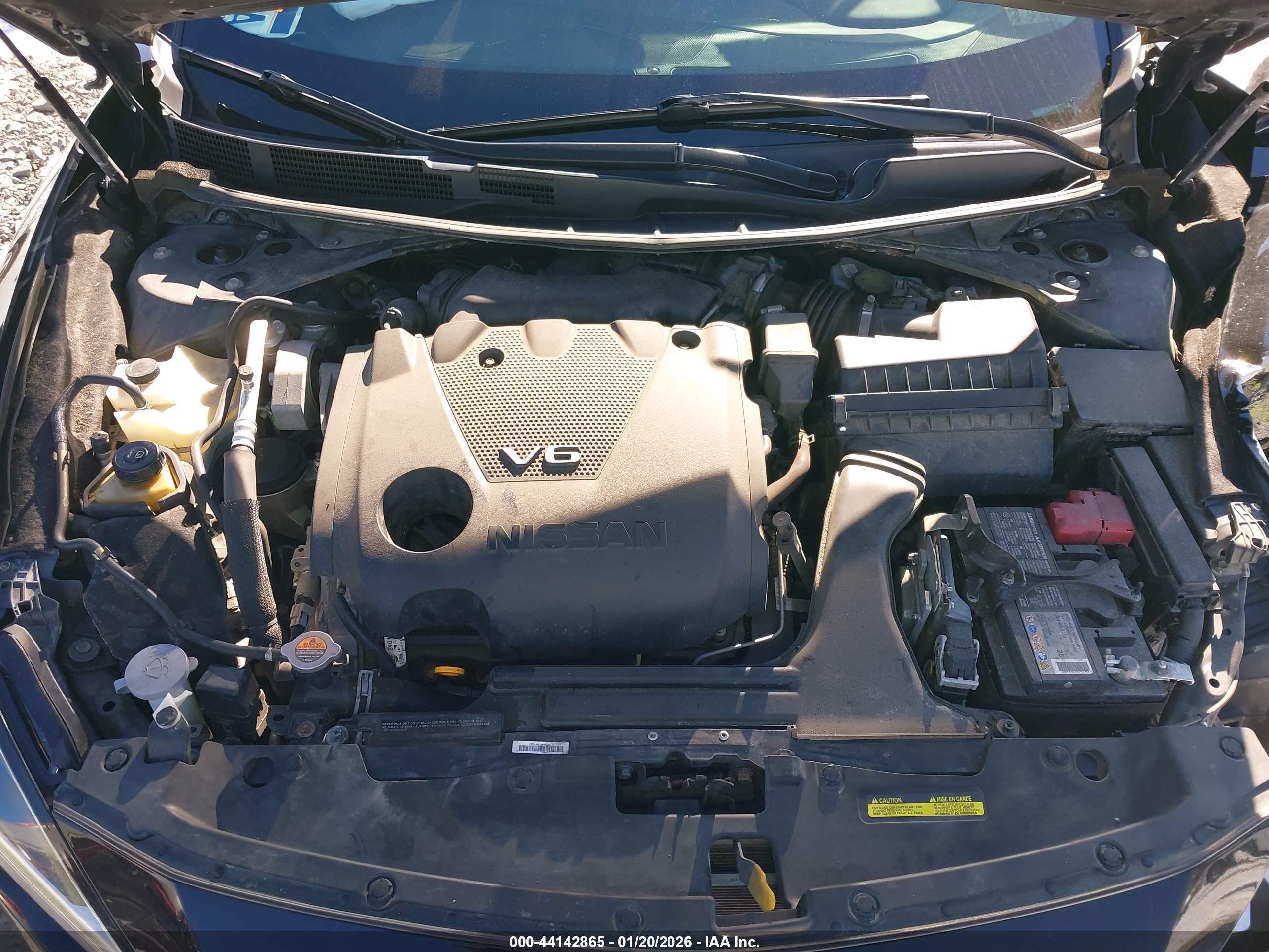 NISSAN MAXIMA image 10