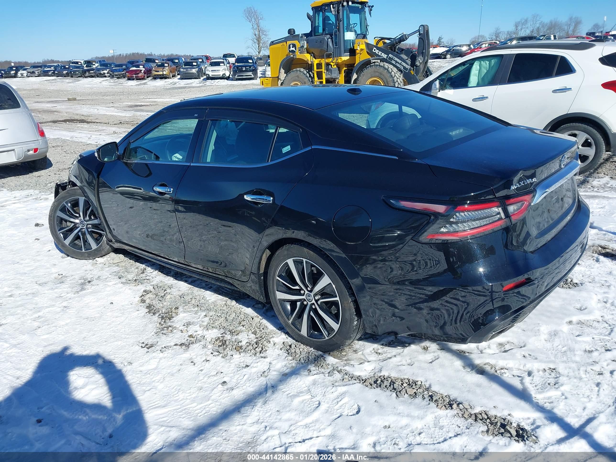 NISSAN MAXIMA image 3