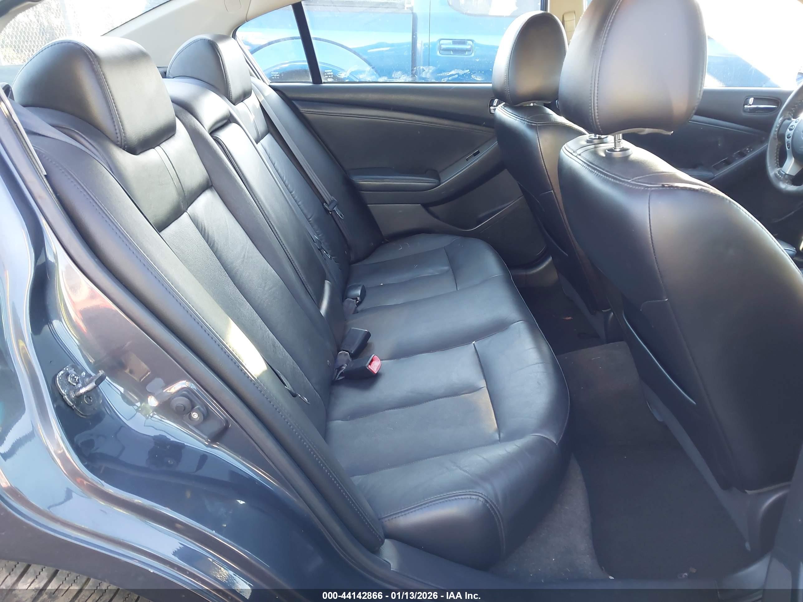 NISSAN ALTIMA image 8