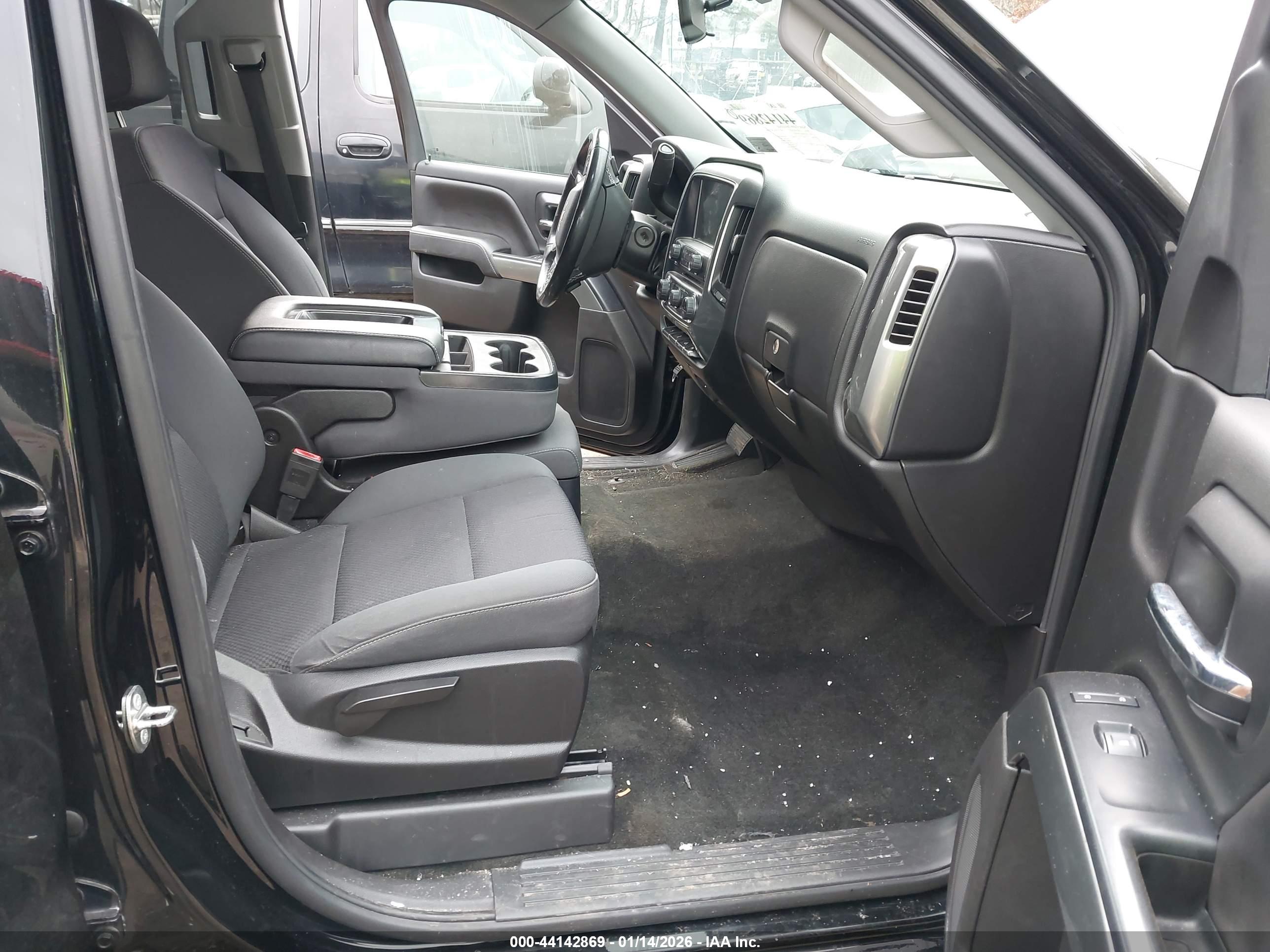 CHEVROLET SILVERADO image 5