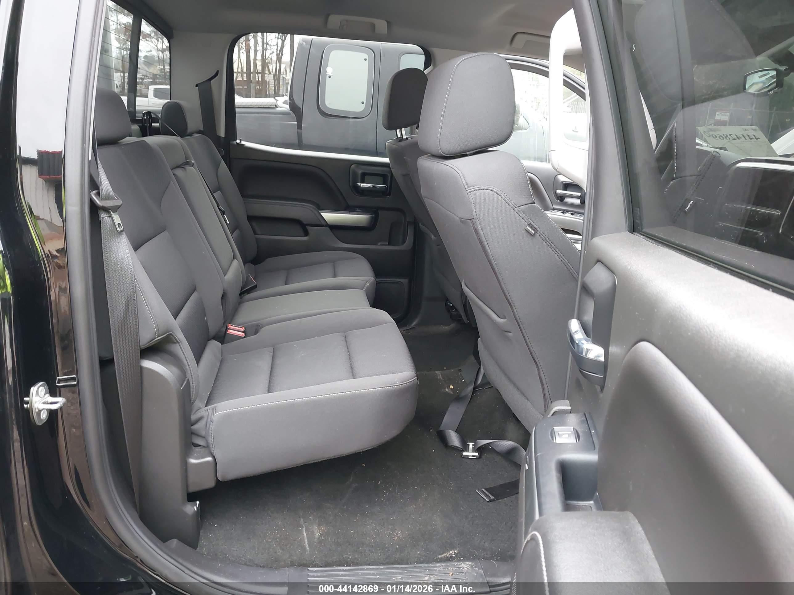CHEVROLET SILVERADO image 8