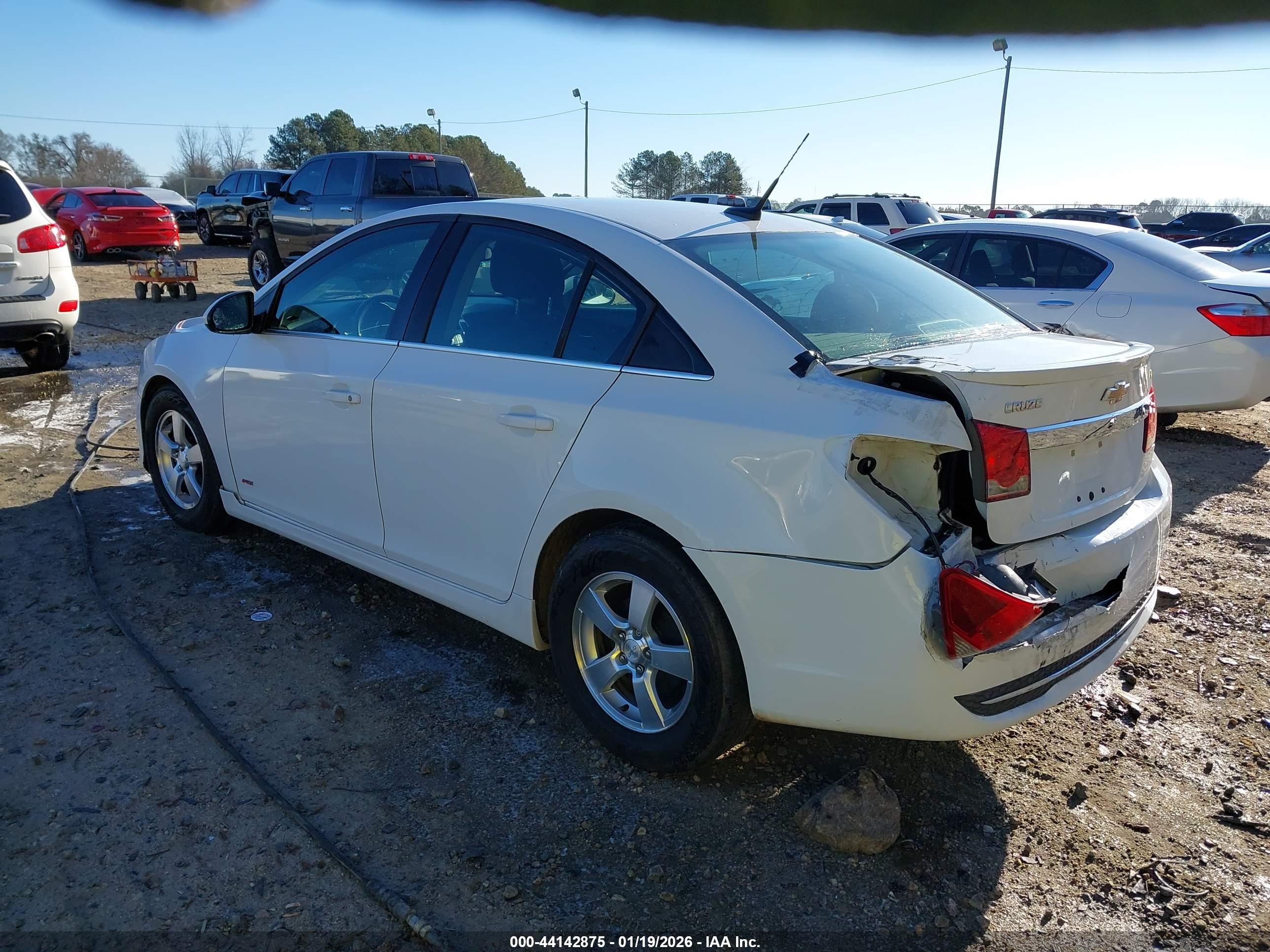 CHEVROLET CRUZE image 3