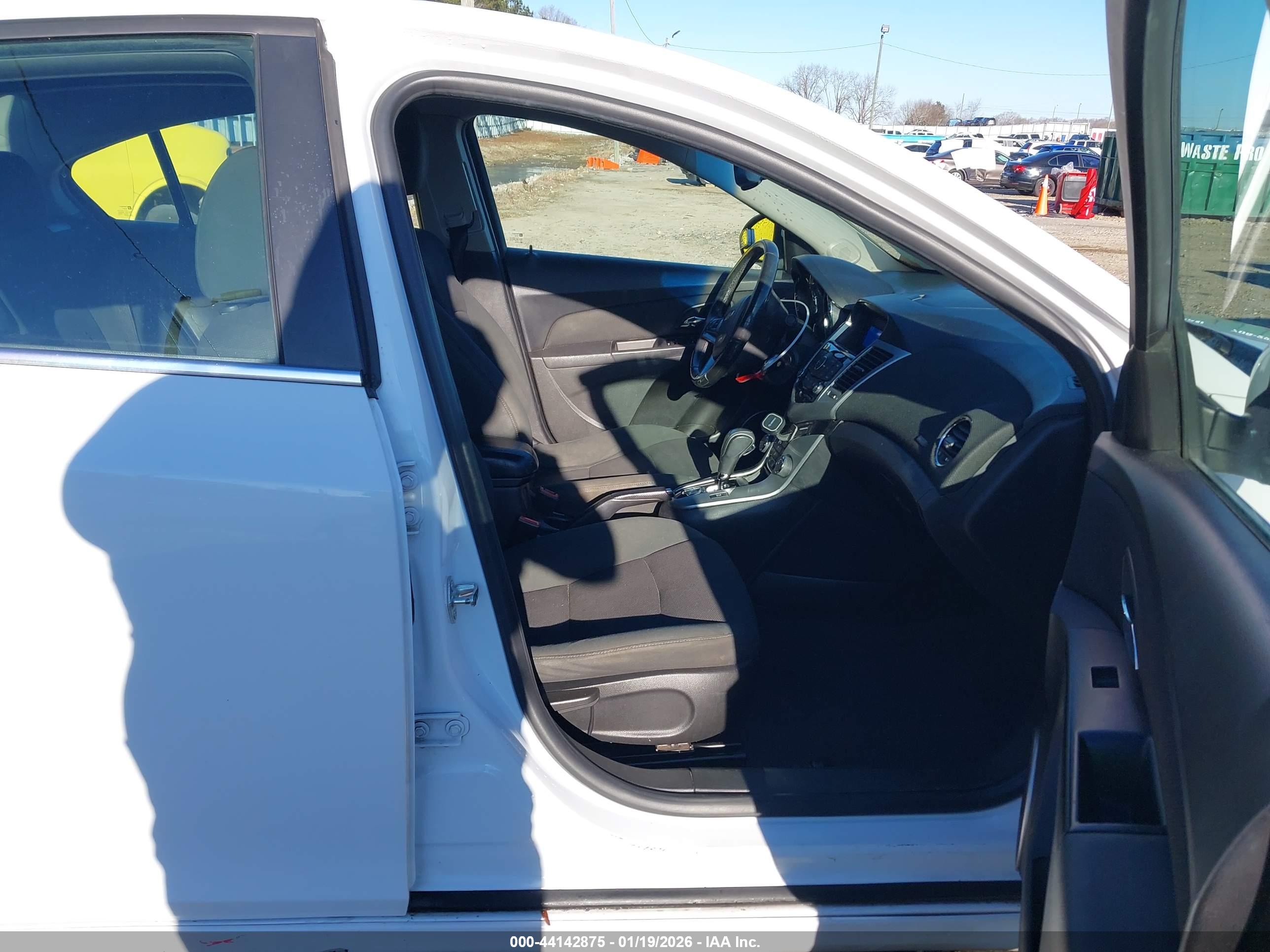 CHEVROLET CRUZE image 5