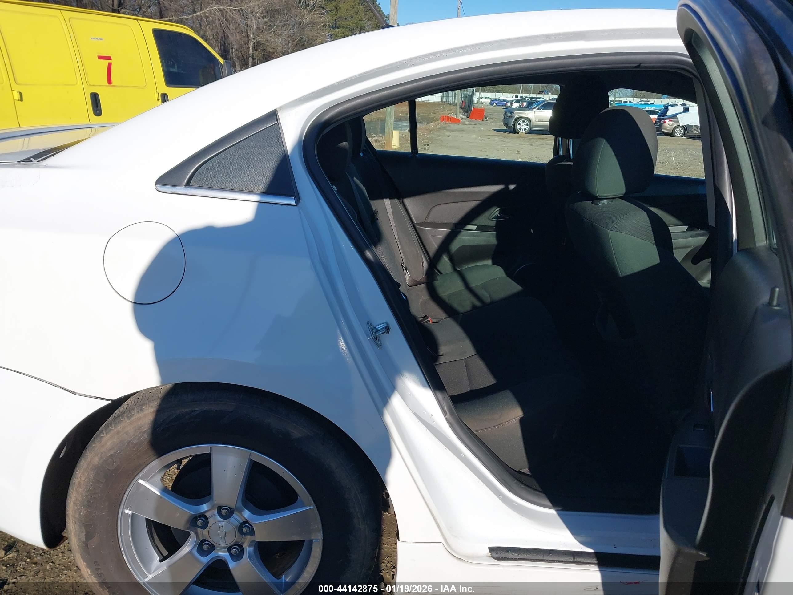 CHEVROLET CRUZE image 8