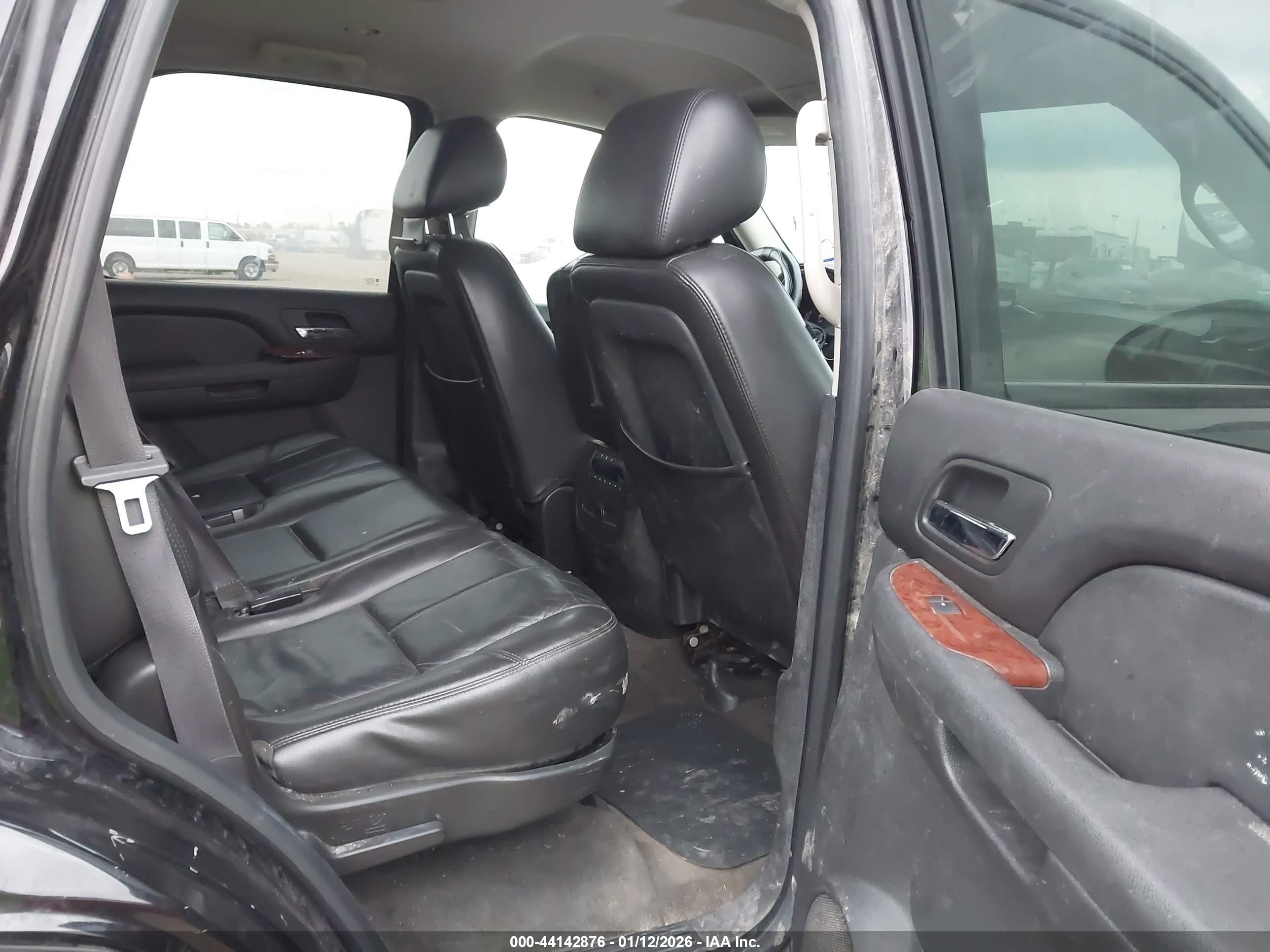 CHEVROLET TAHOE image 8