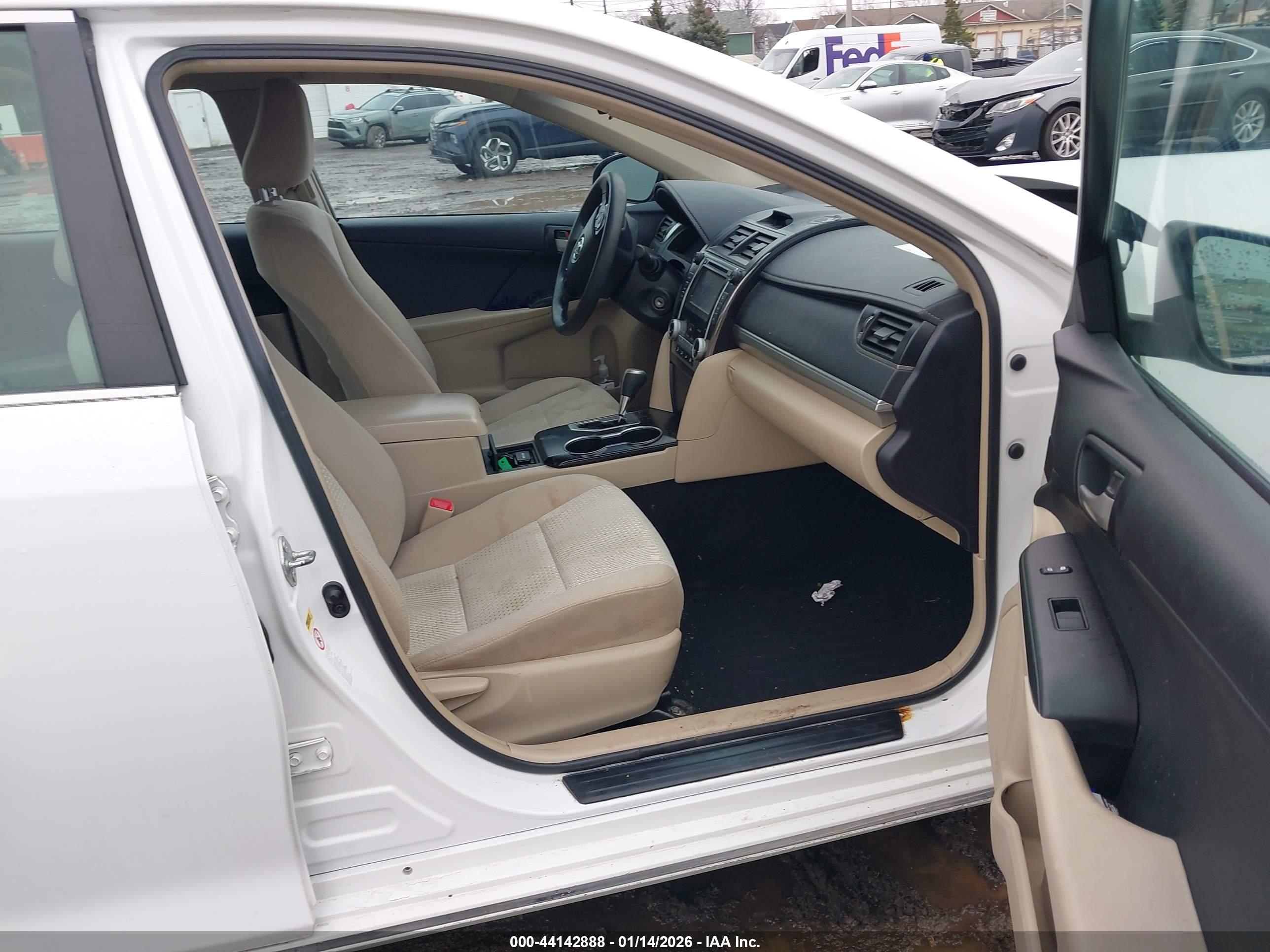 TOYOTA CAMRY image 5