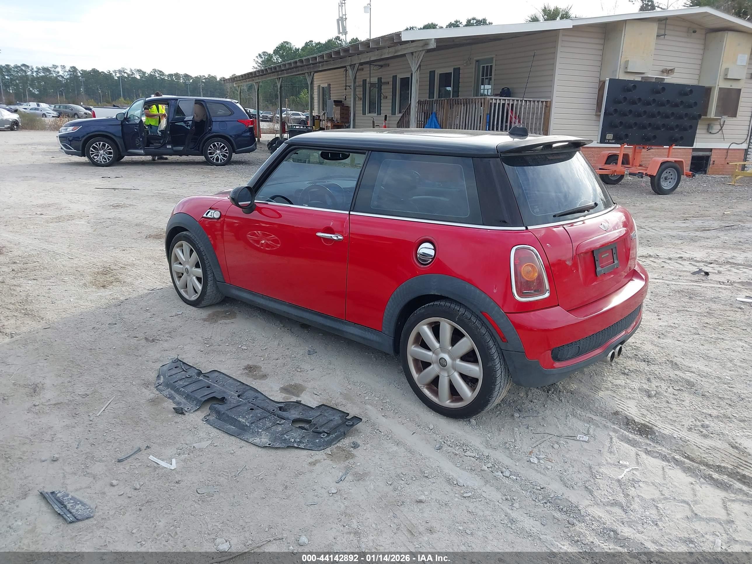 MINI COOPER image 3