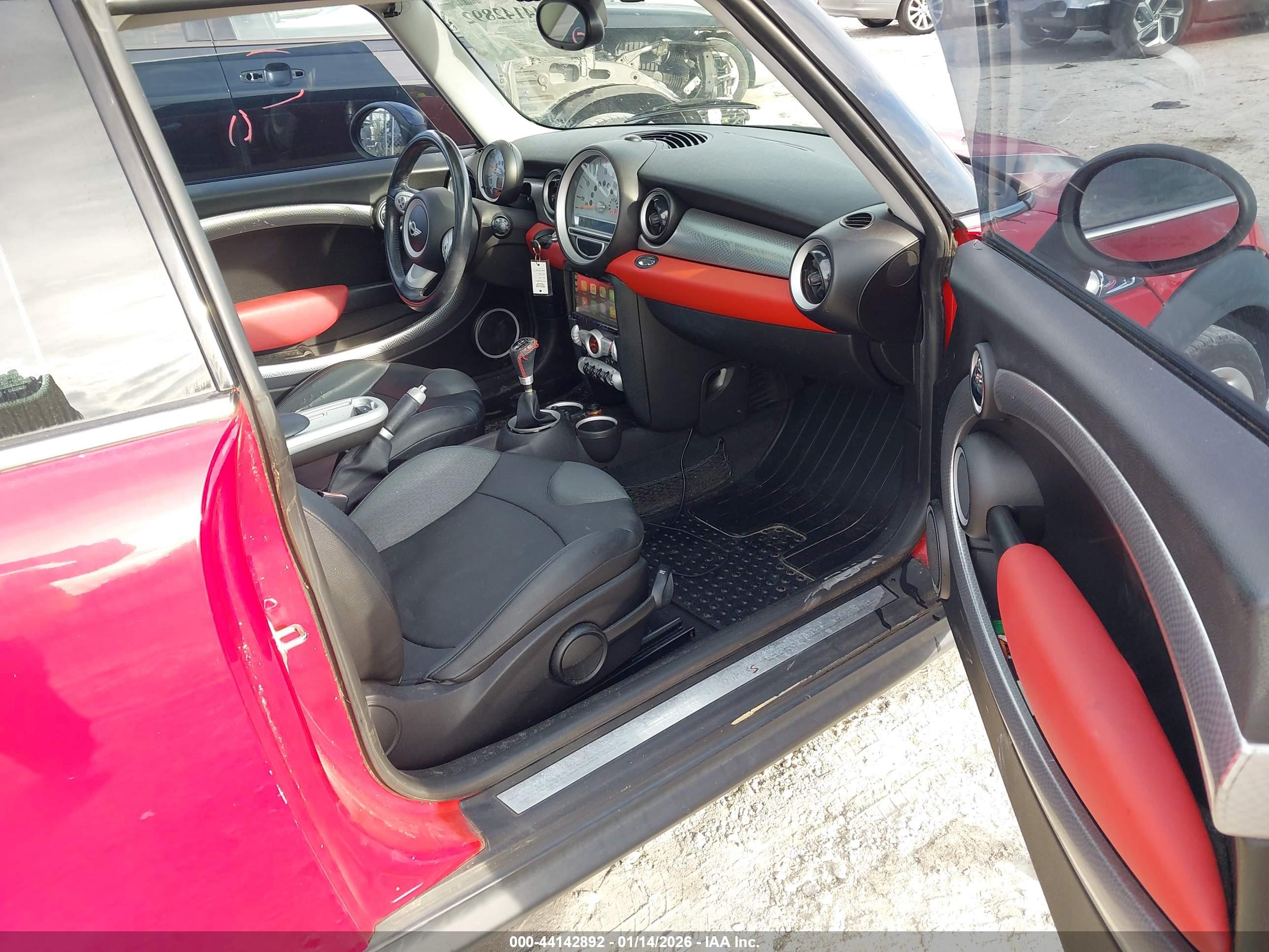 MINI COOPER image 5