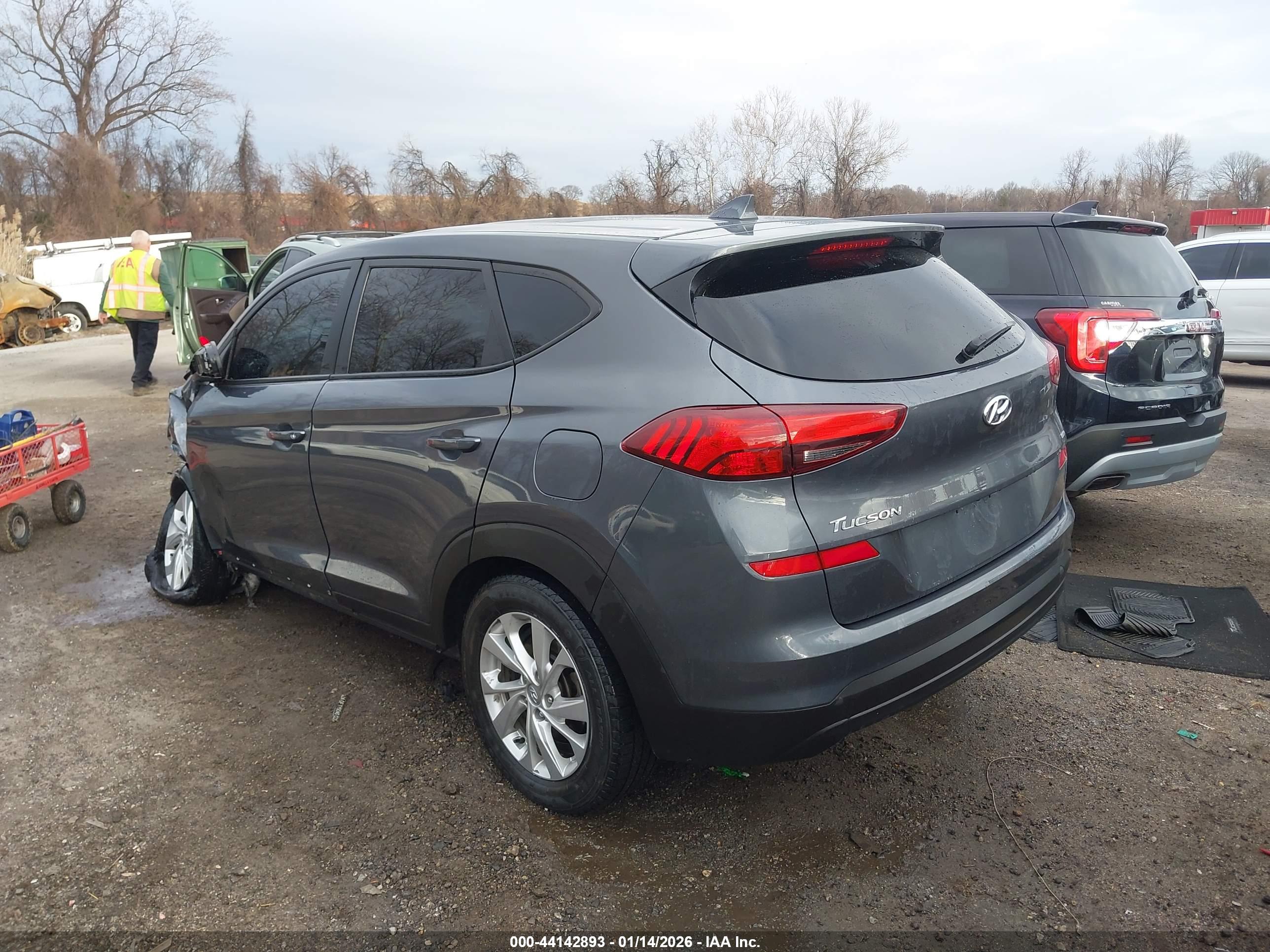 HYUNDAI TUCSON image 3