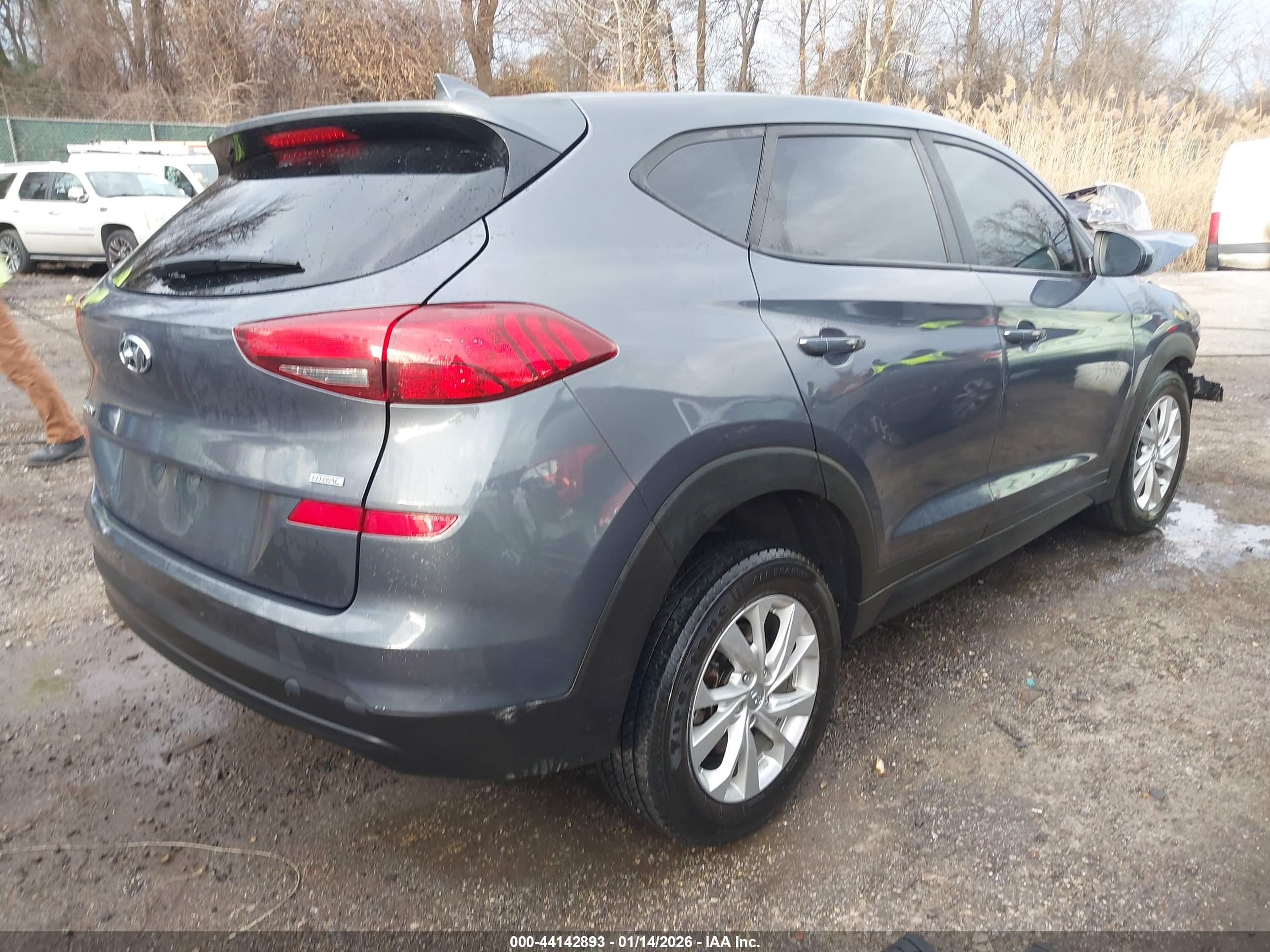 HYUNDAI TUCSON image 4