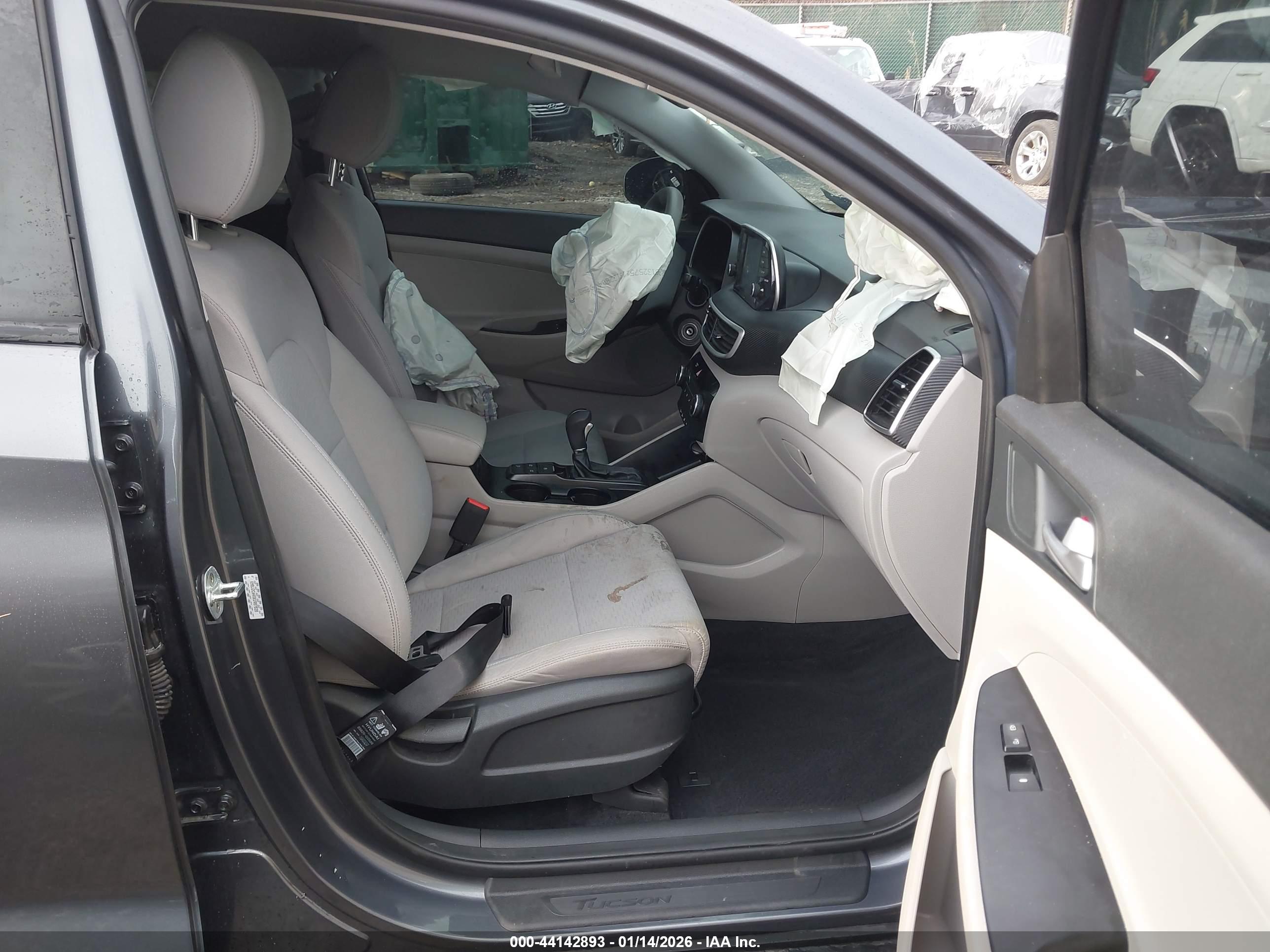 HYUNDAI TUCSON image 5