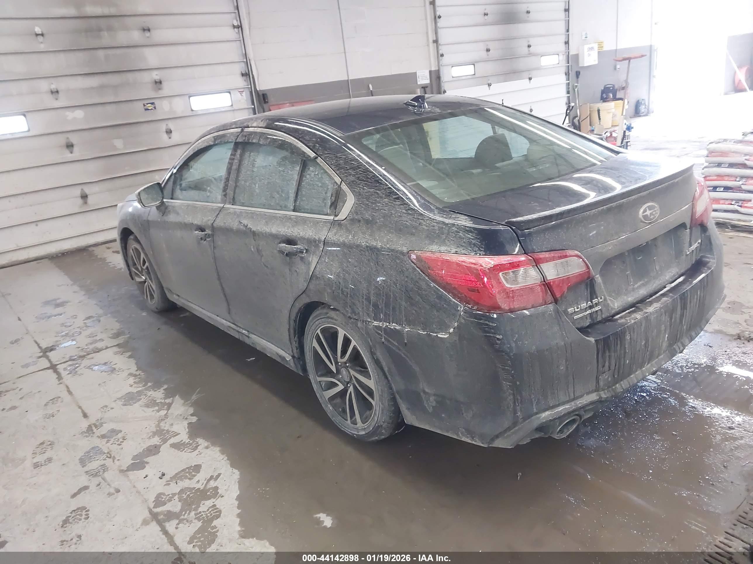 SUBARU LEGACY image 3