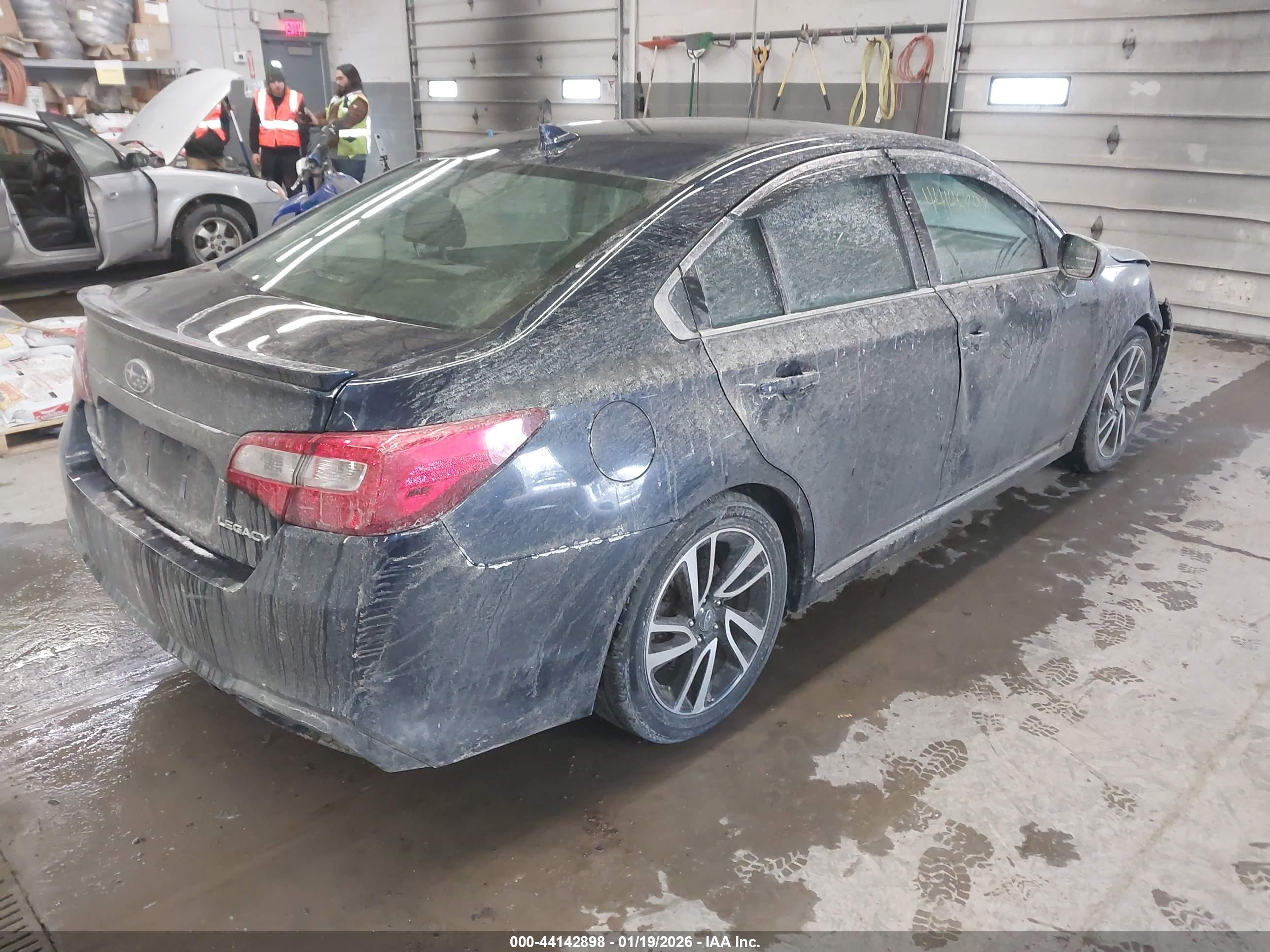 SUBARU LEGACY image 4
