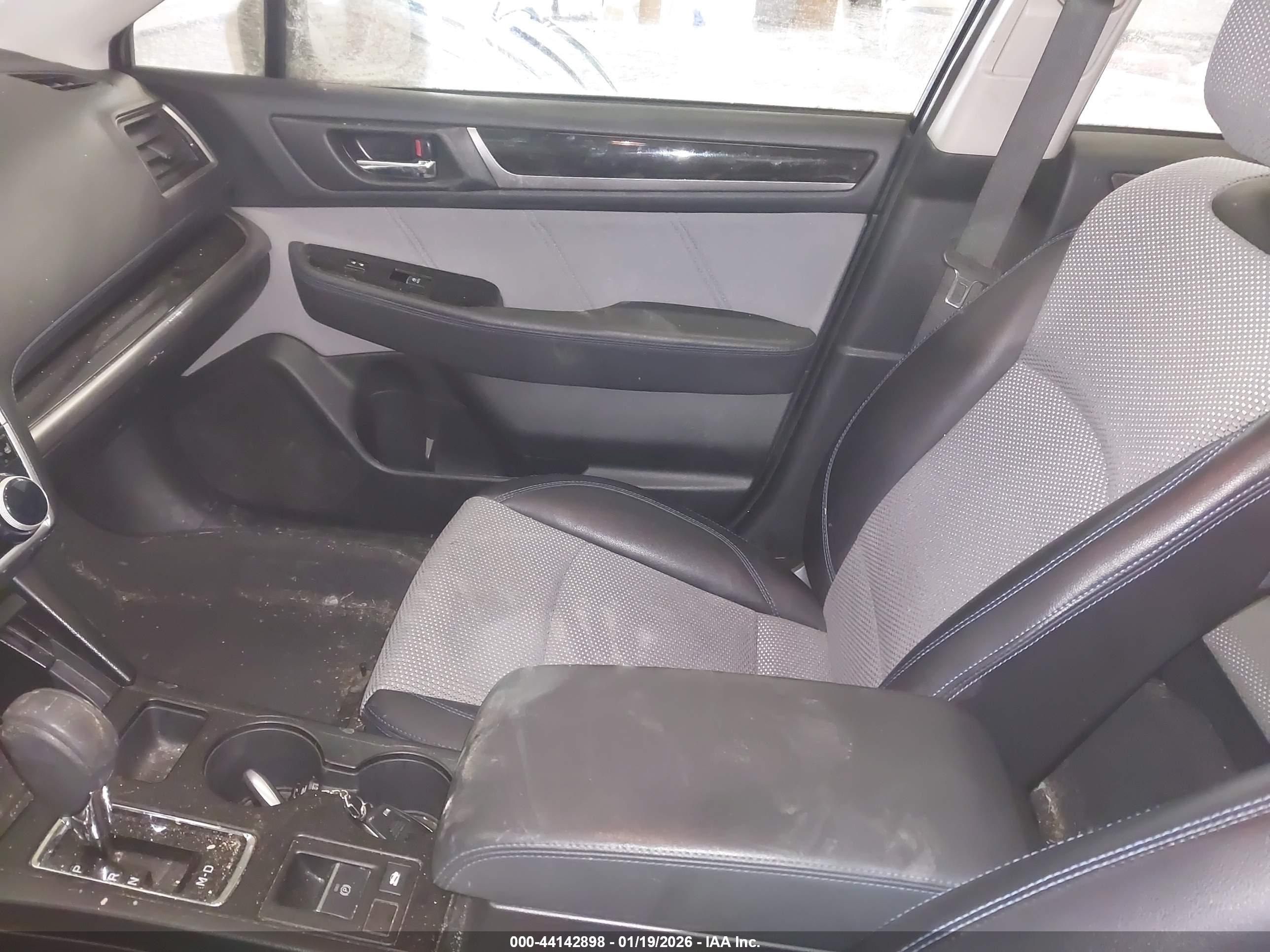 SUBARU LEGACY image 5