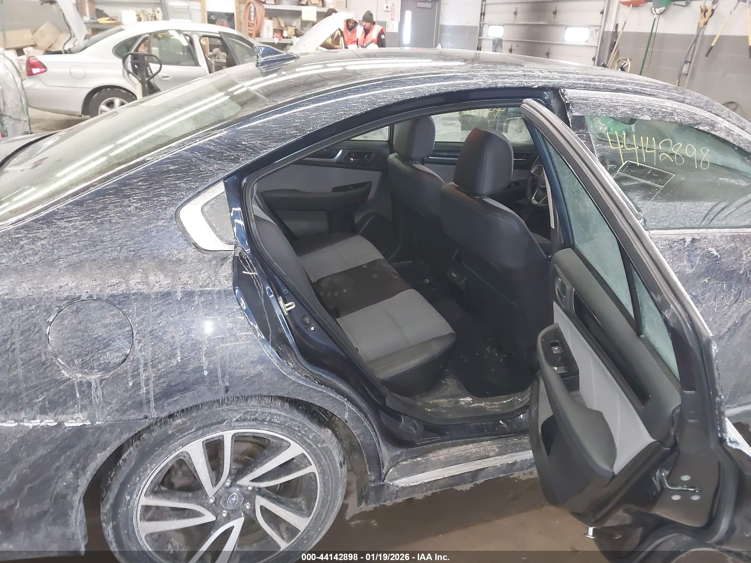SUBARU LEGACY image 8