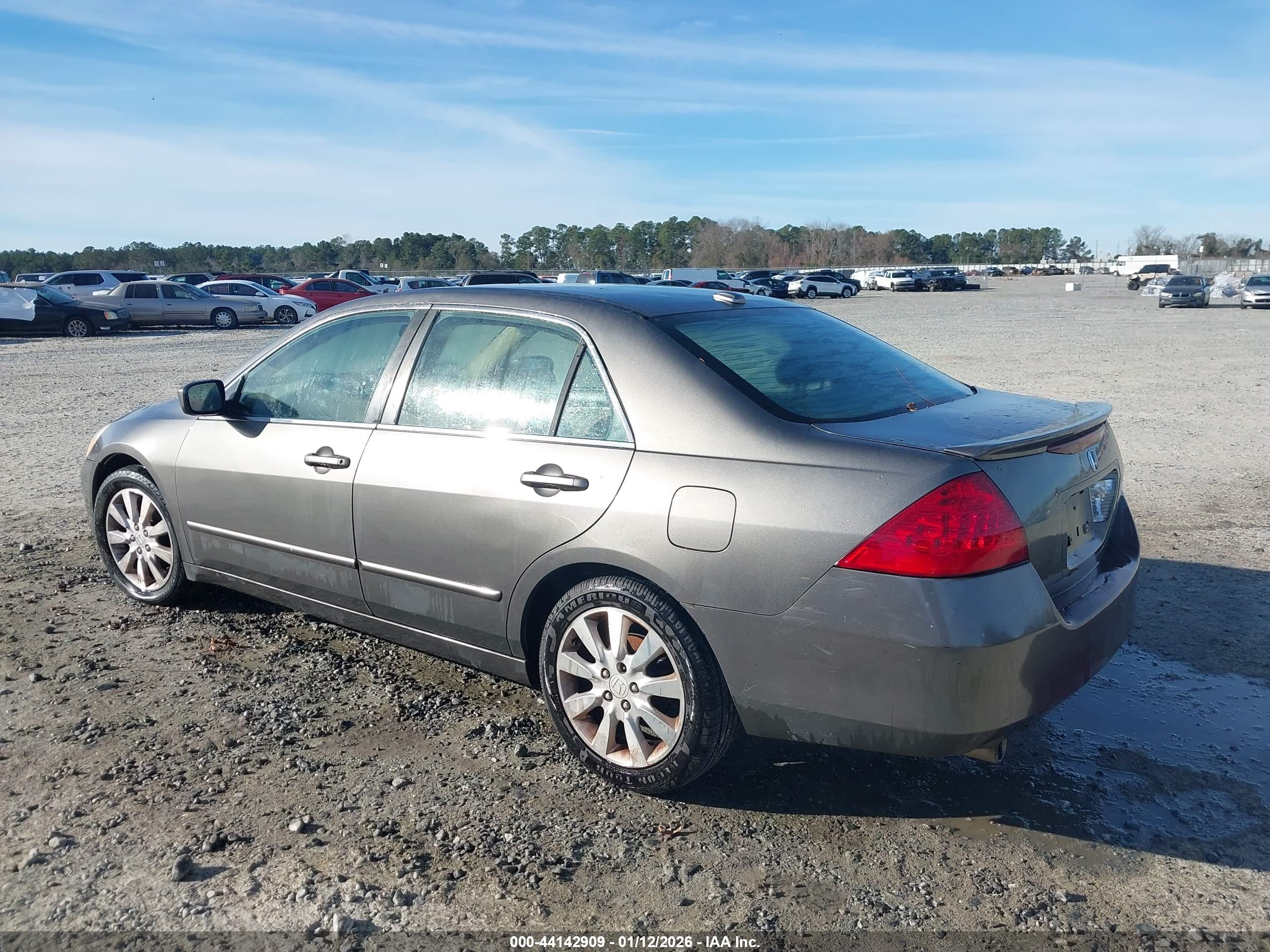 HONDA ACCORD image 3