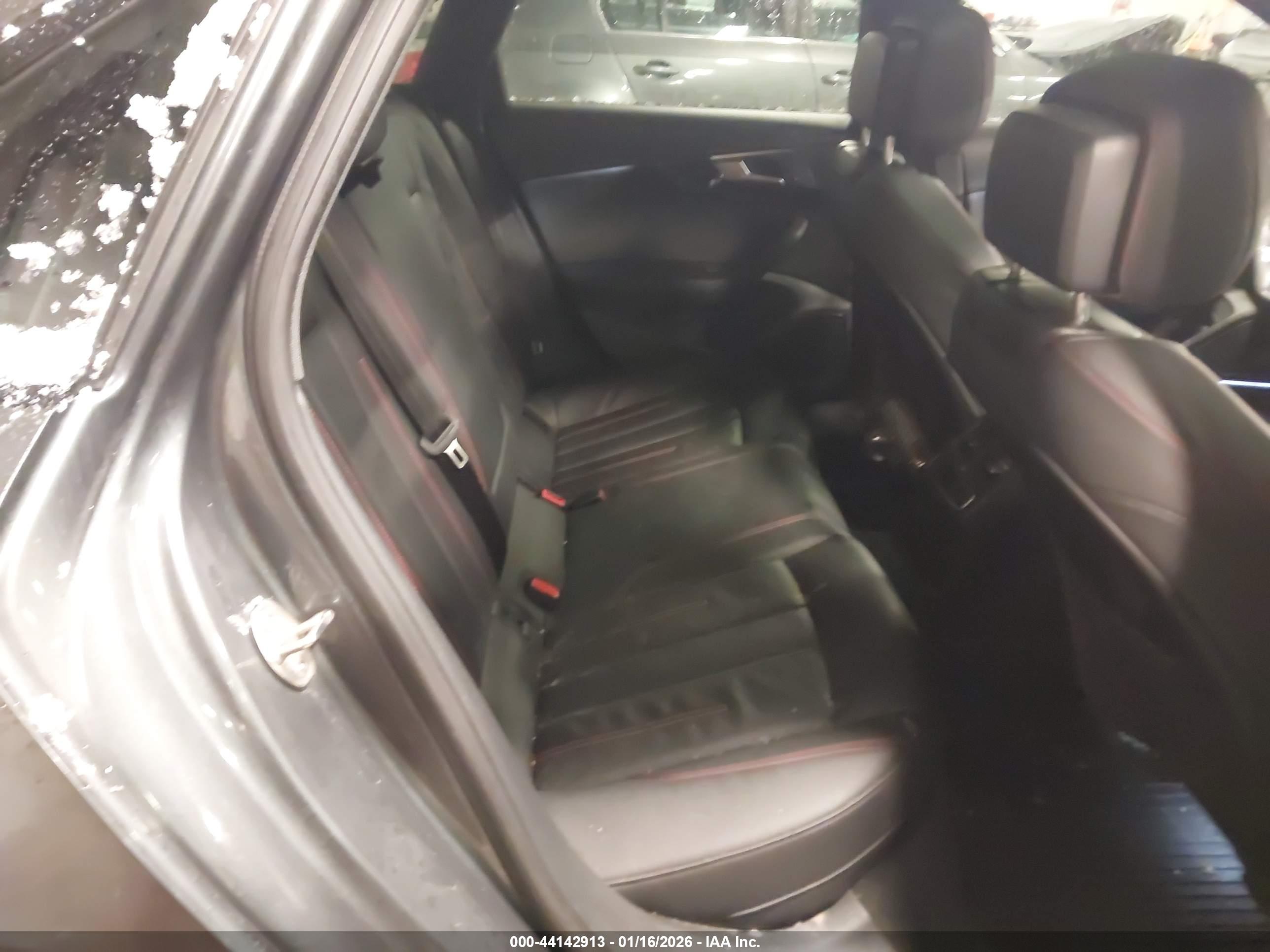 AUDI A4 image 8