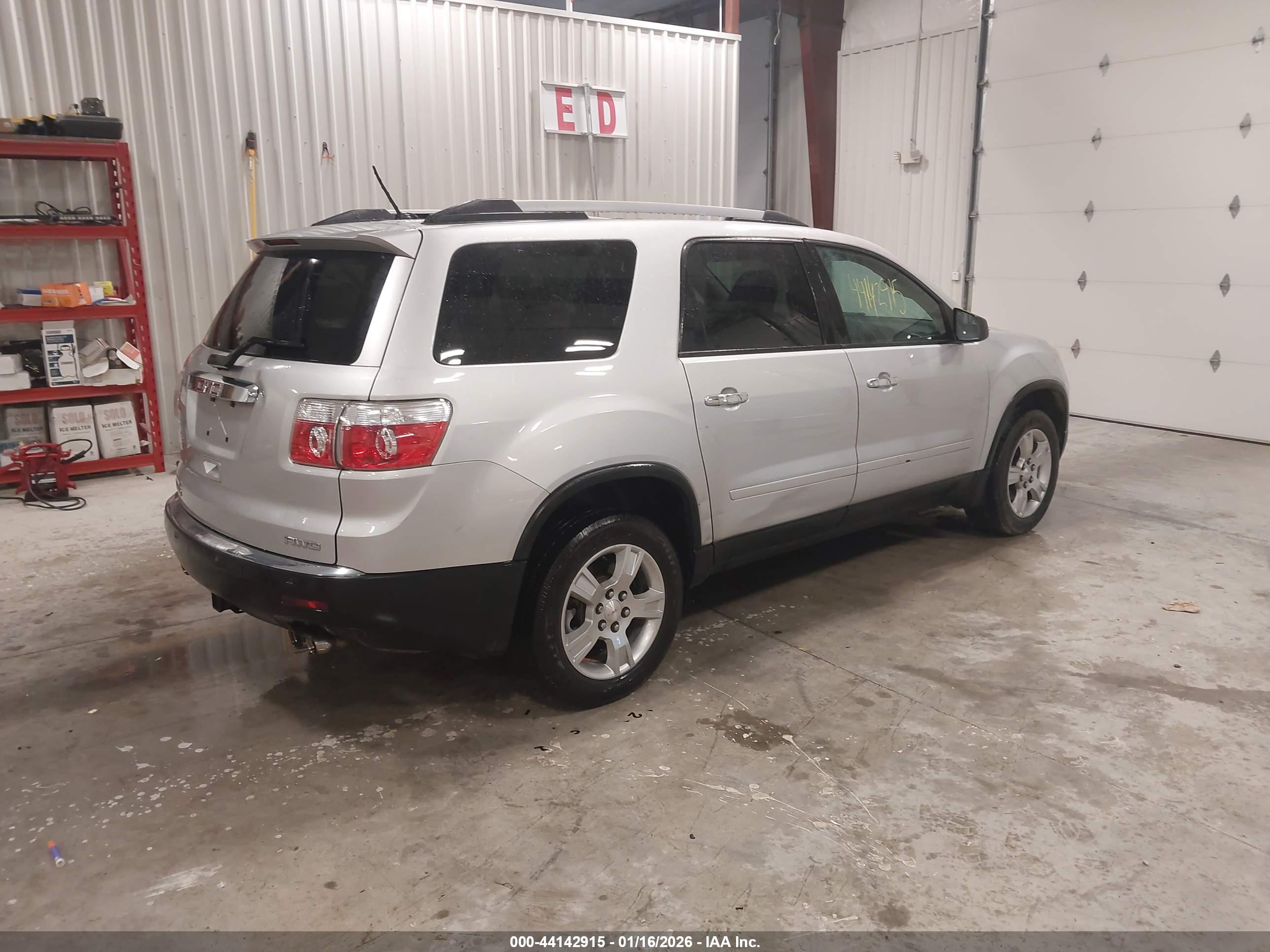 GMC ACADIA image 4