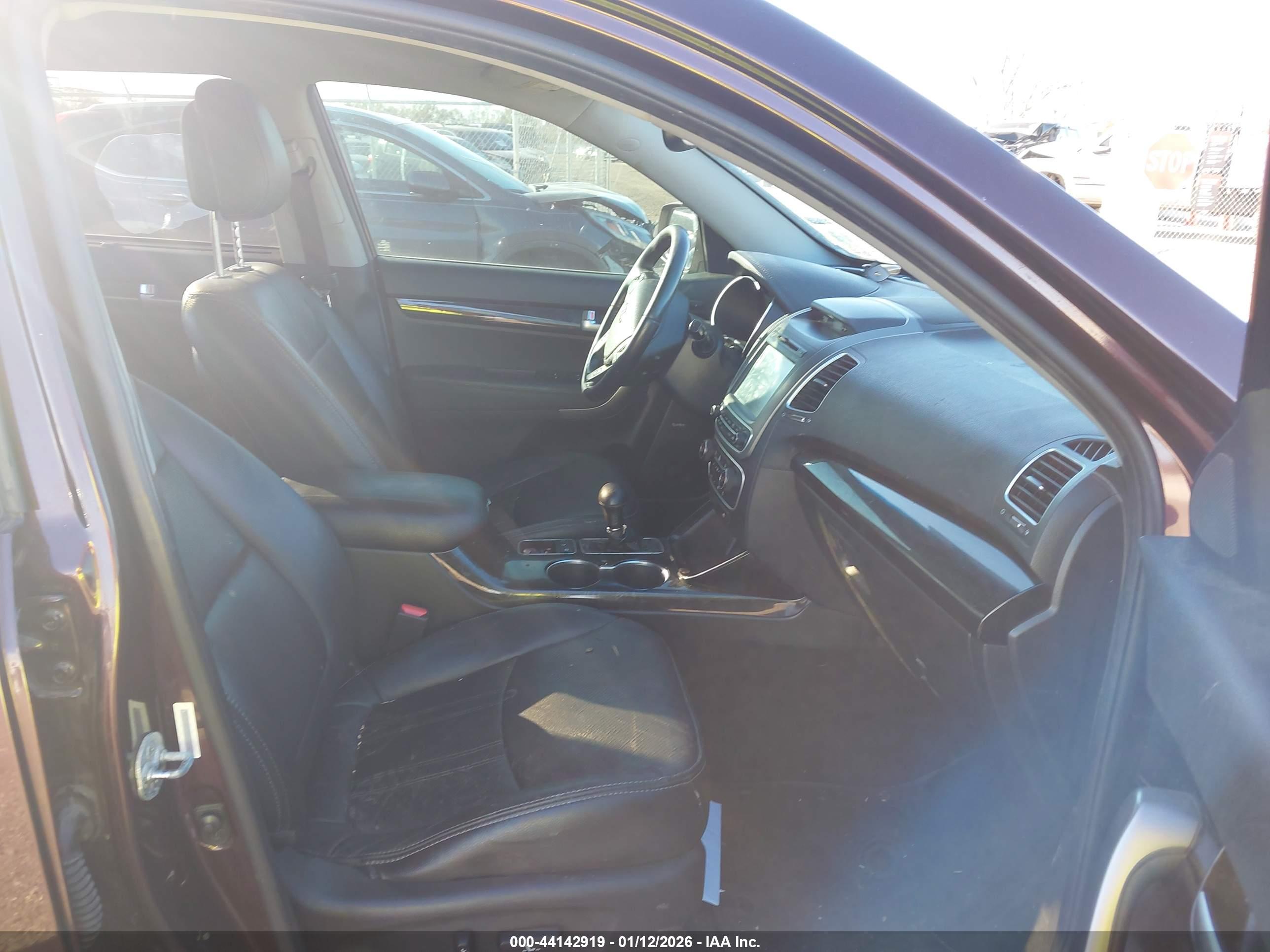 KIA SORENTO image 5