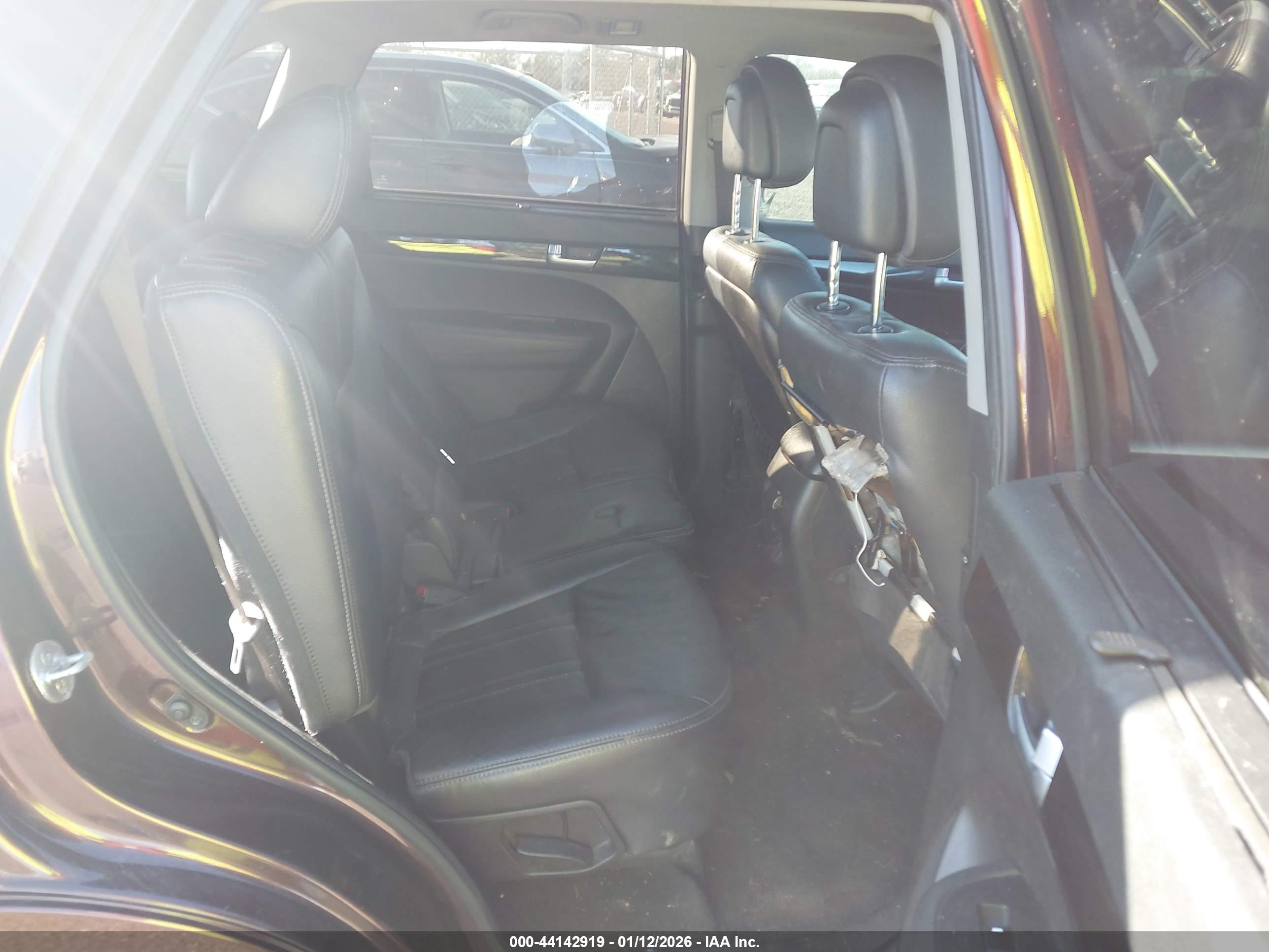 KIA SORENTO image 8