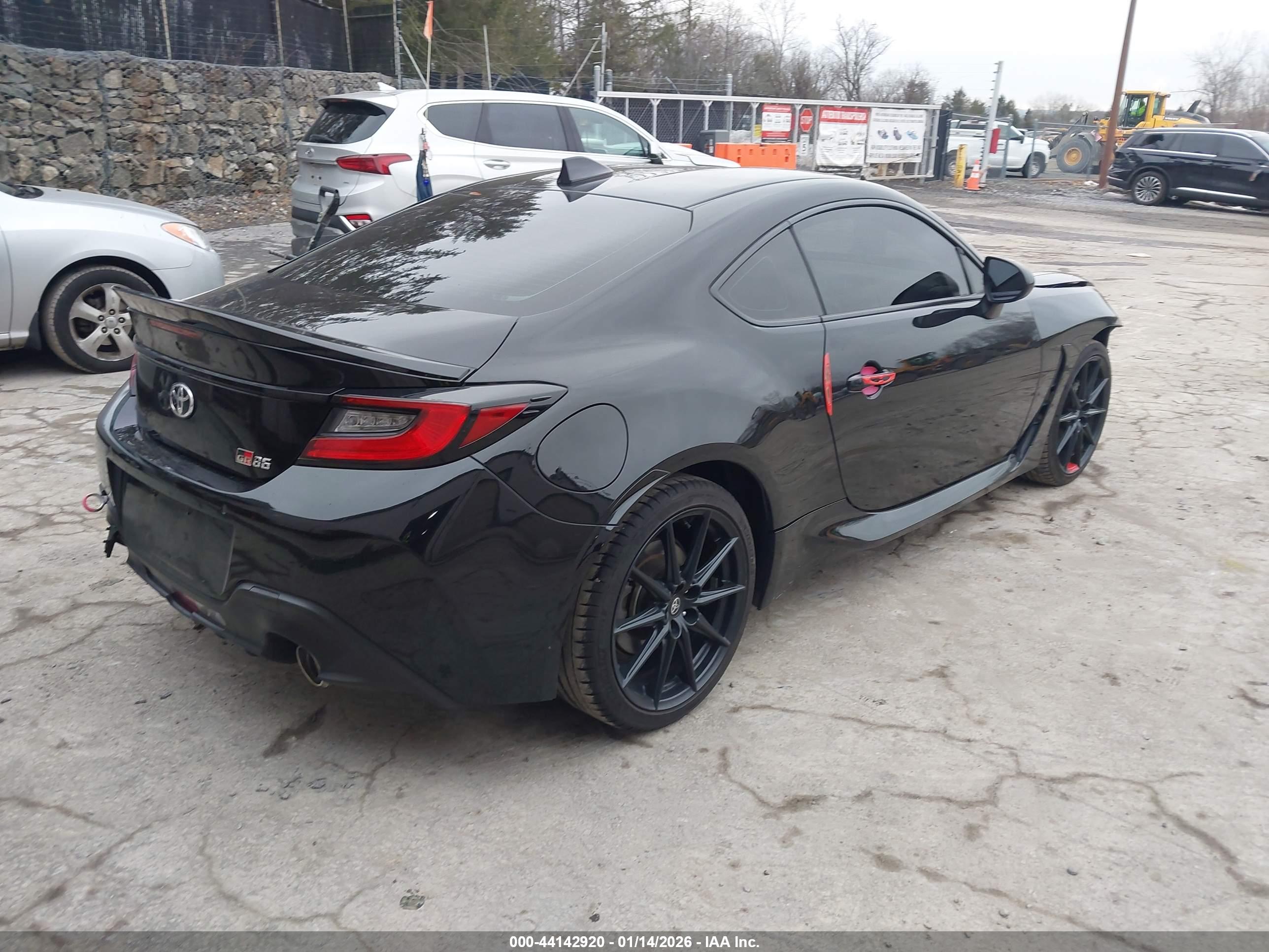 TOYOTA GR86 image 4