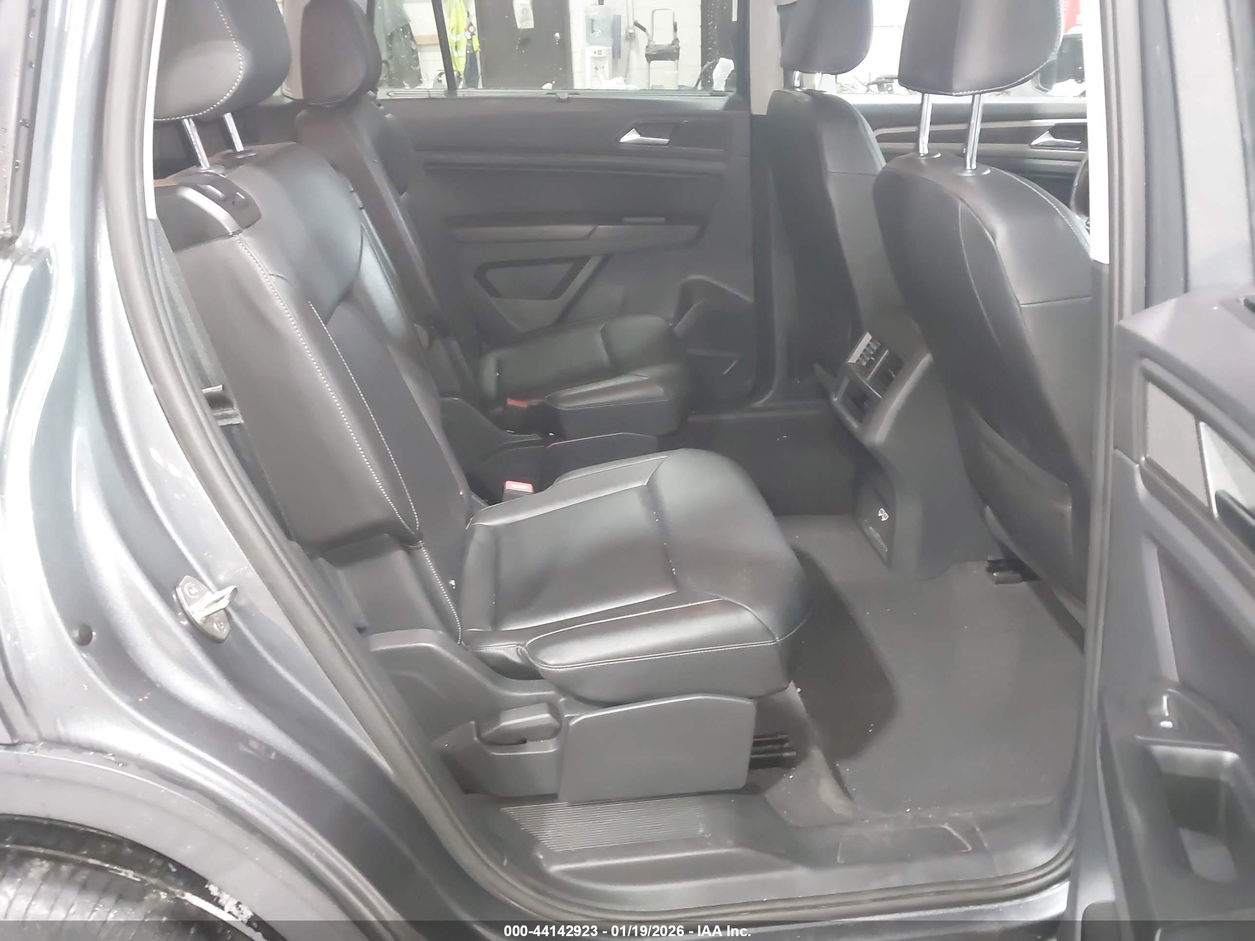 VOLKSWAGEN ATLAS image 8