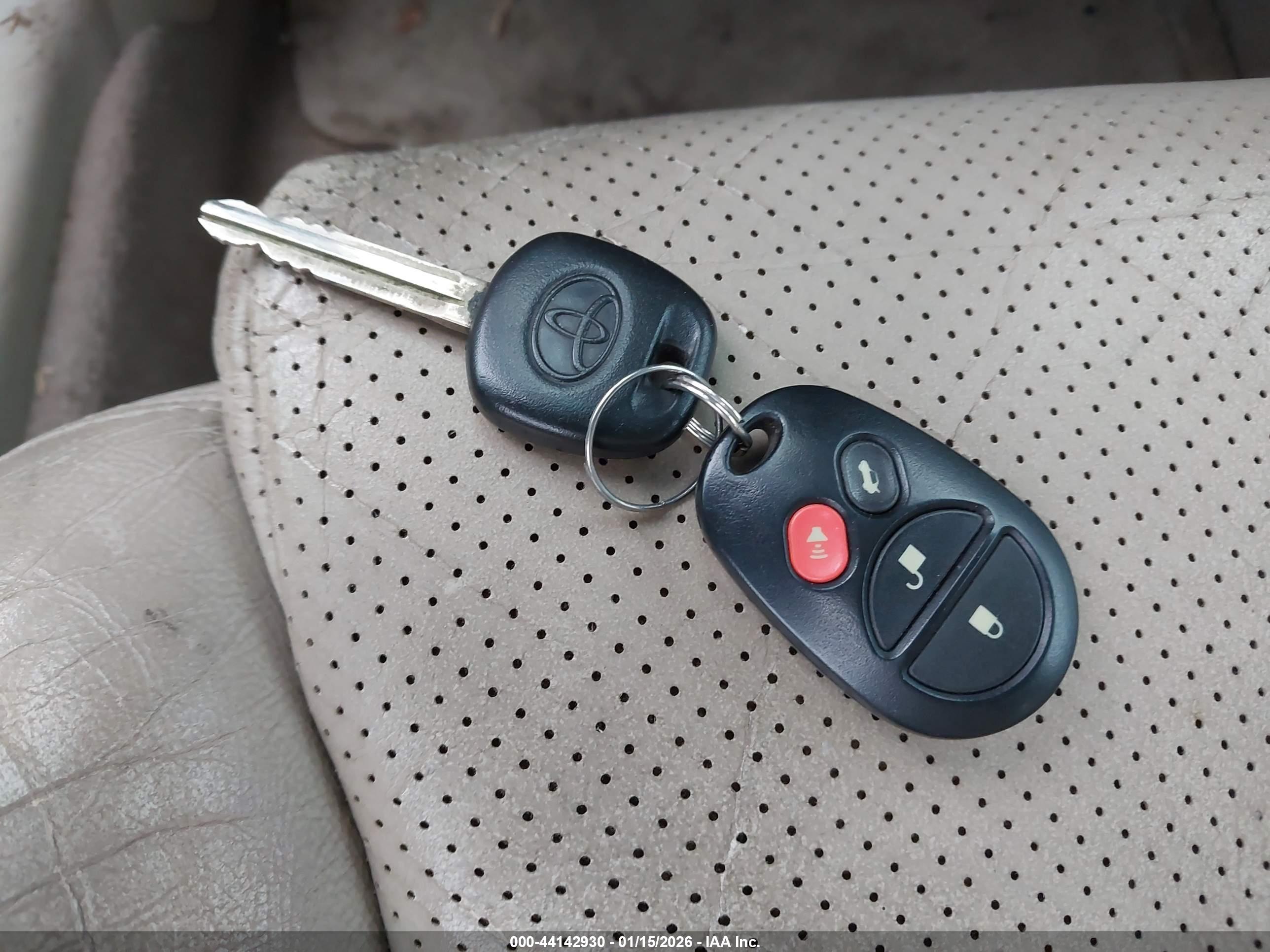 TOYOTA CAMRY image 11