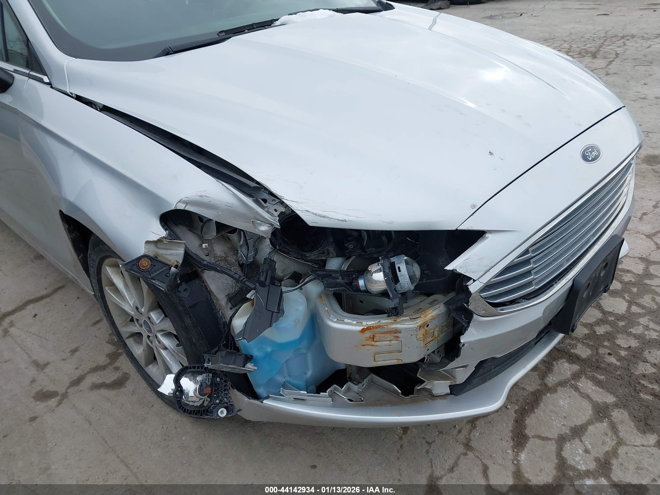 FORD FUSION image 6