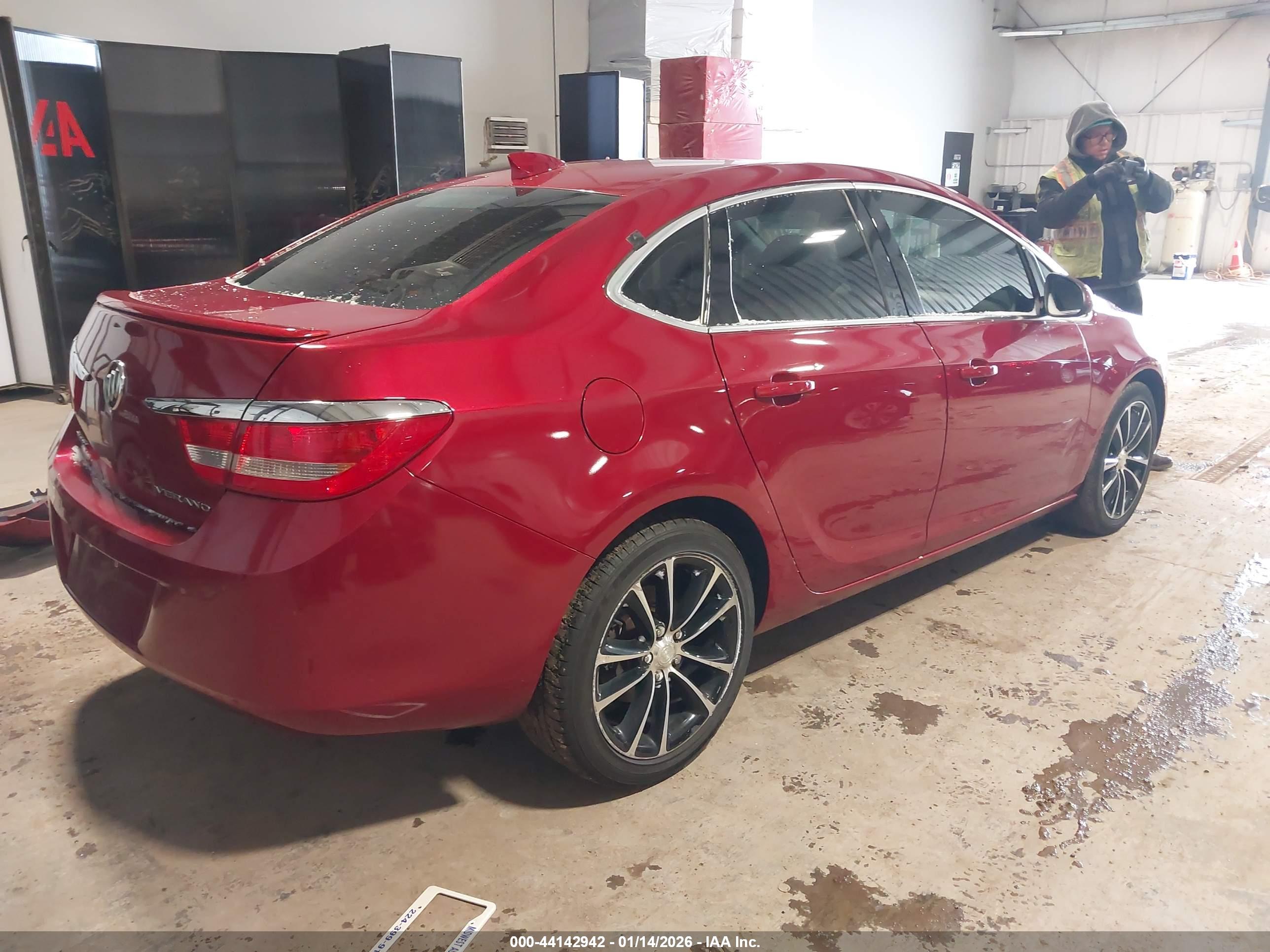 BUICK VERANO image 4