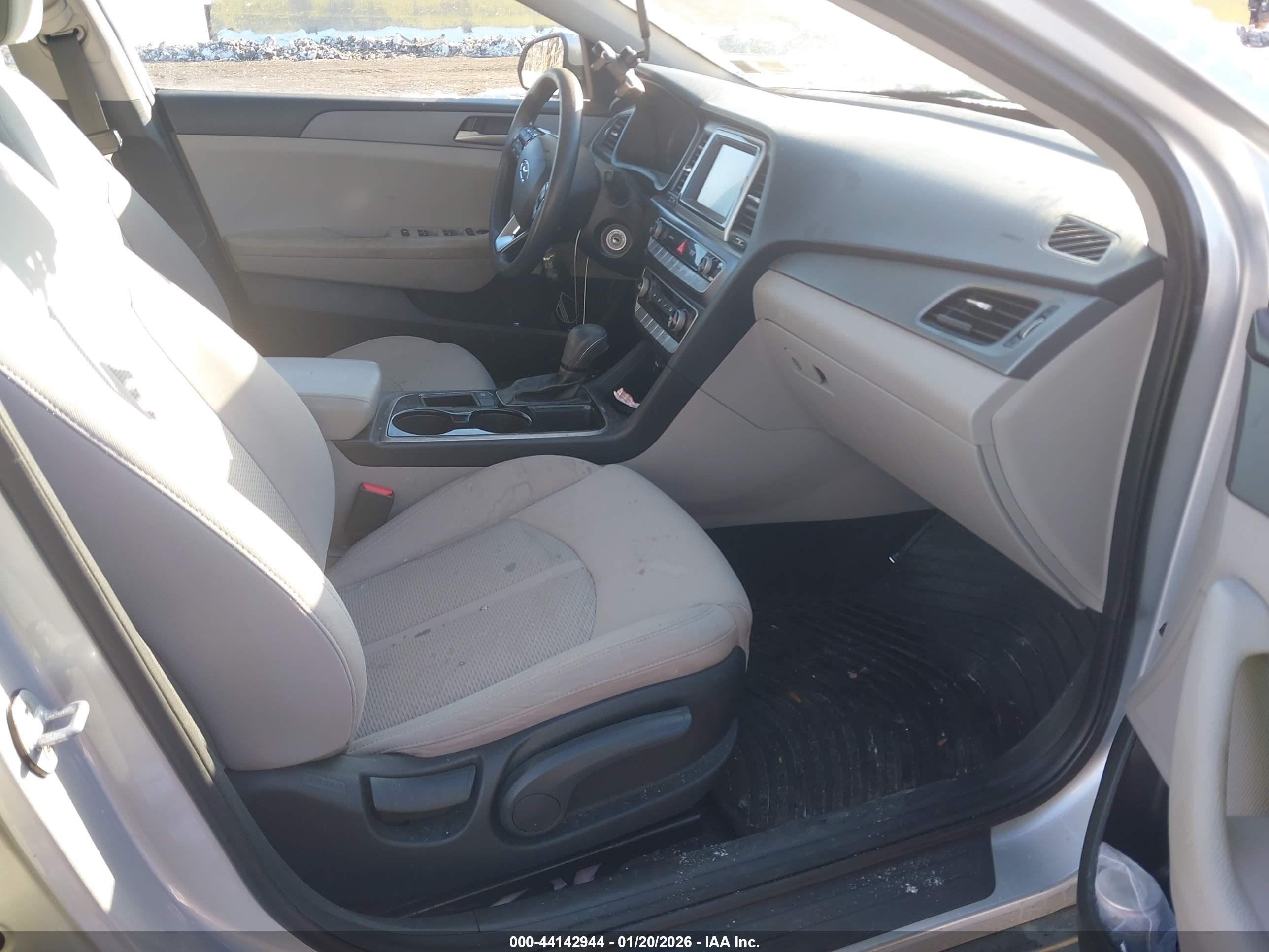 HYUNDAI SONATA image 5