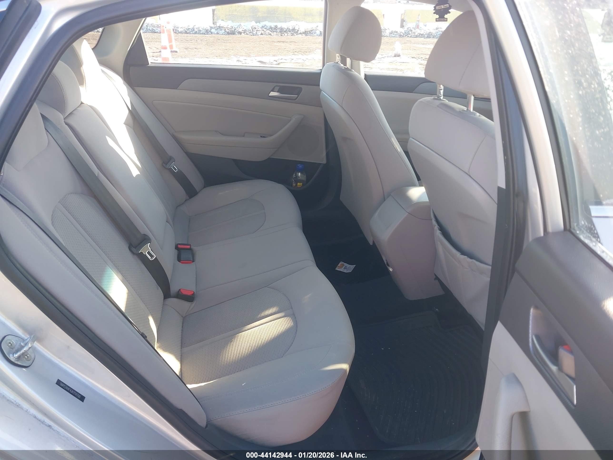 HYUNDAI SONATA image 8