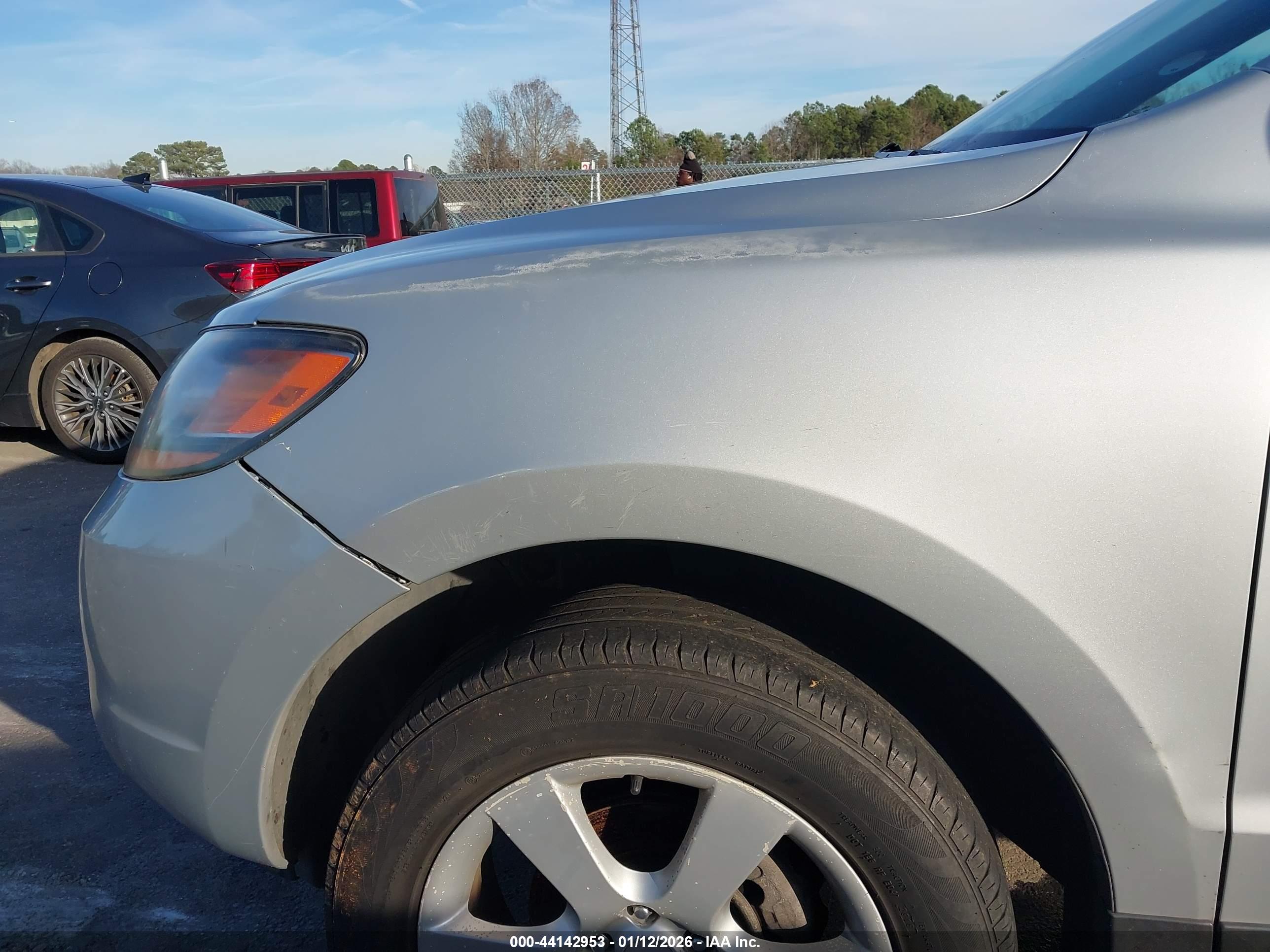 HYUNDAI SANTA image 6