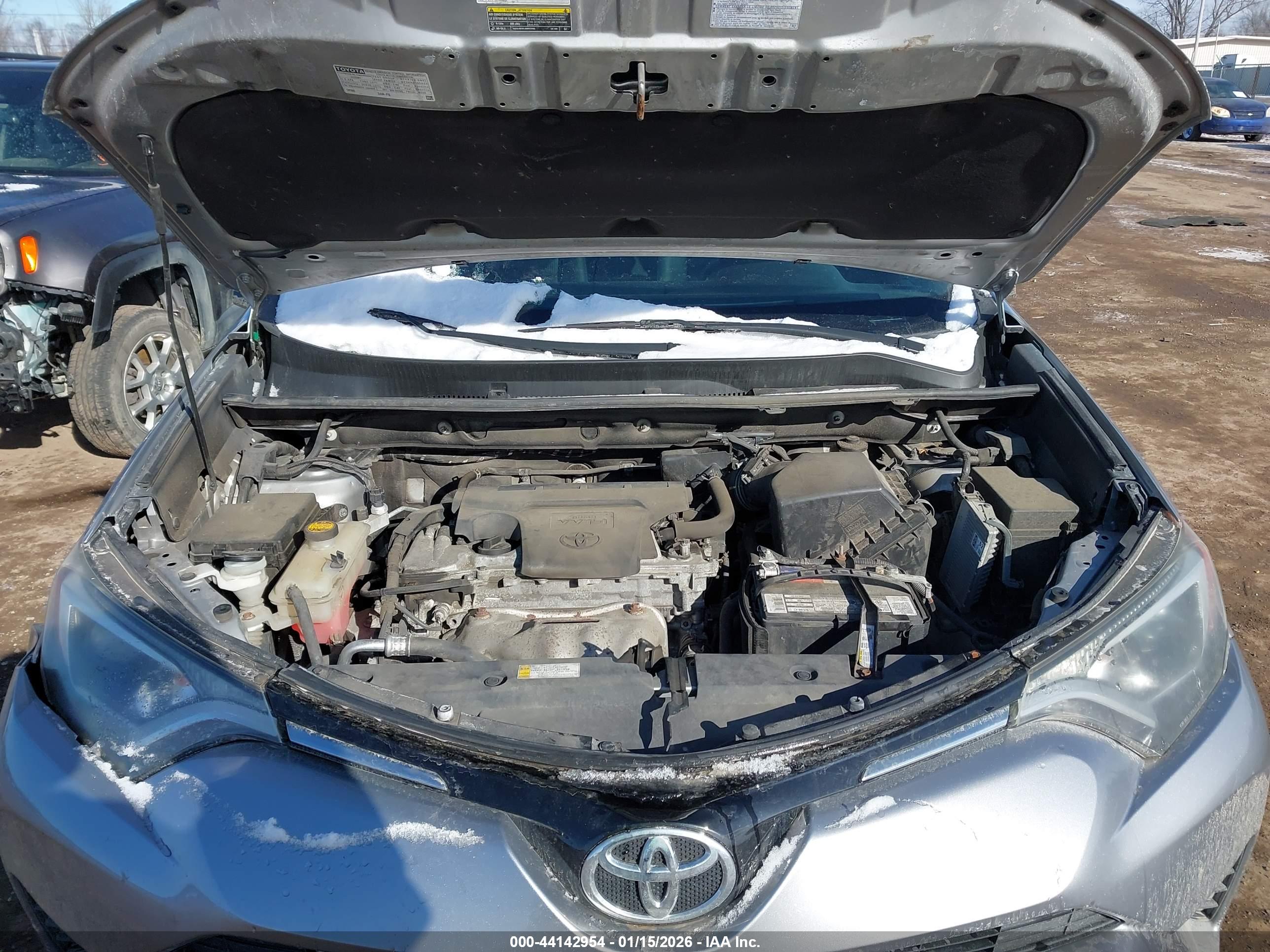 TOYOTA RAV4 image 10