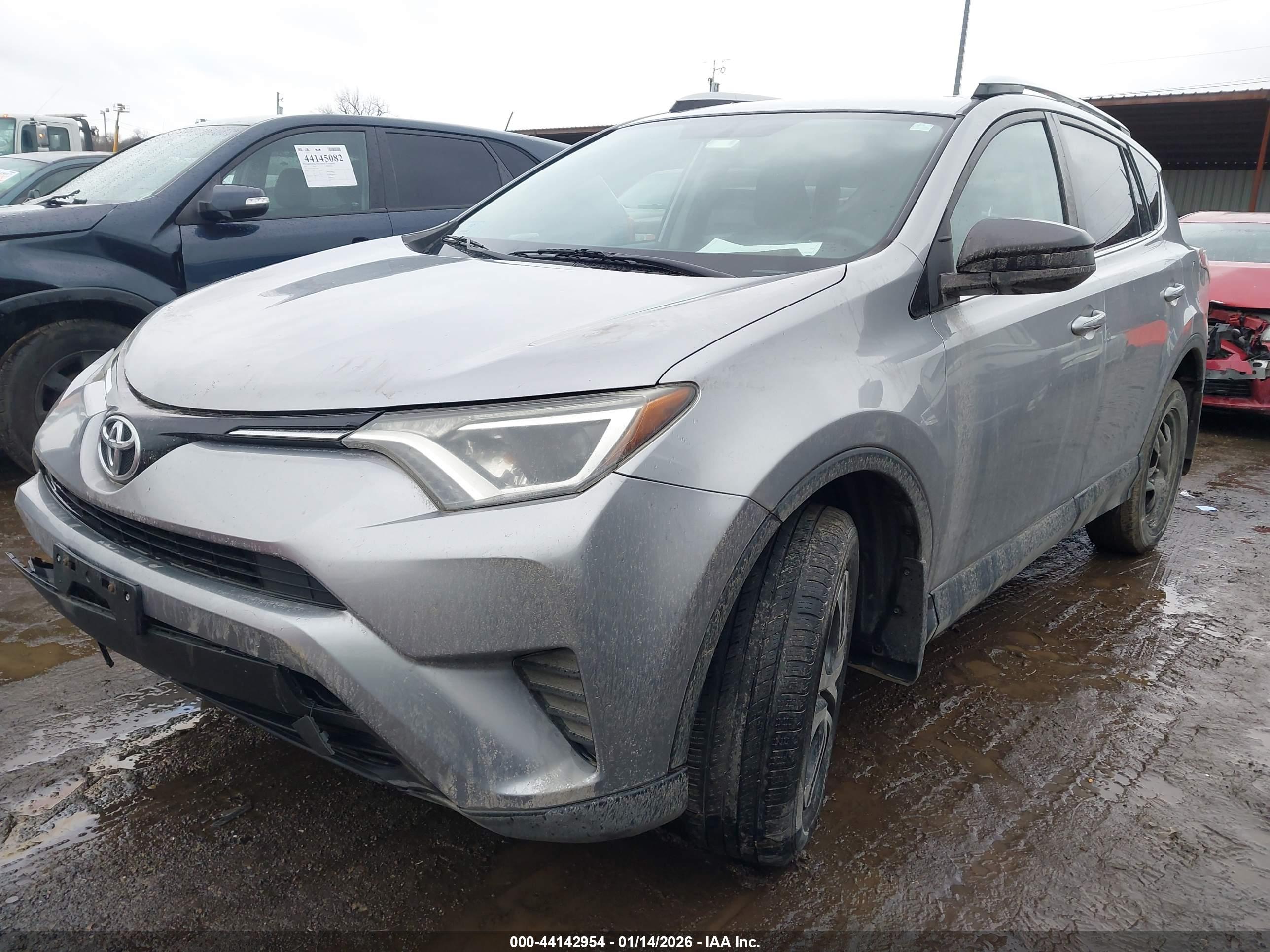 TOYOTA RAV4 image 2