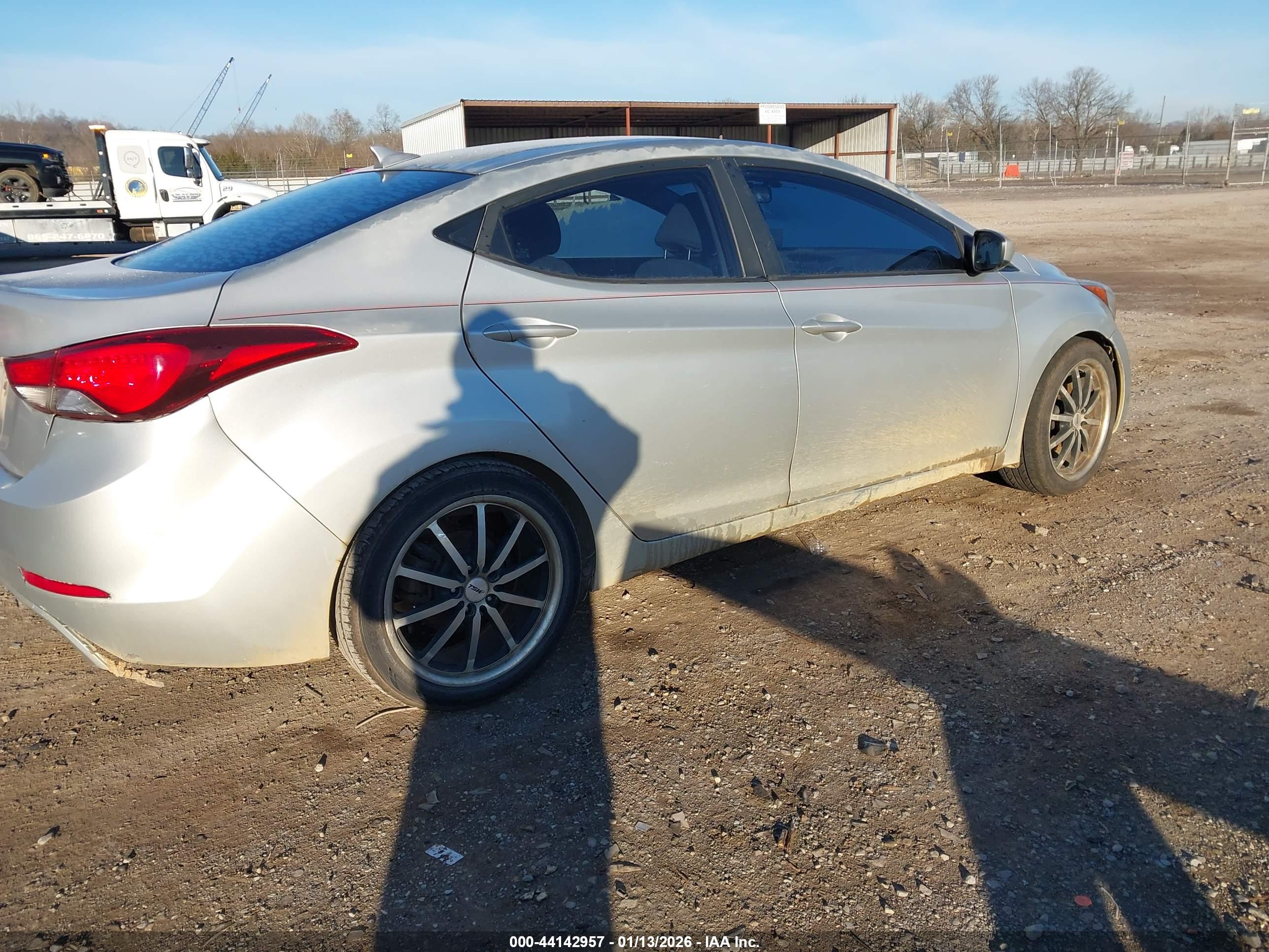HYUNDAI ELANTRA image 4