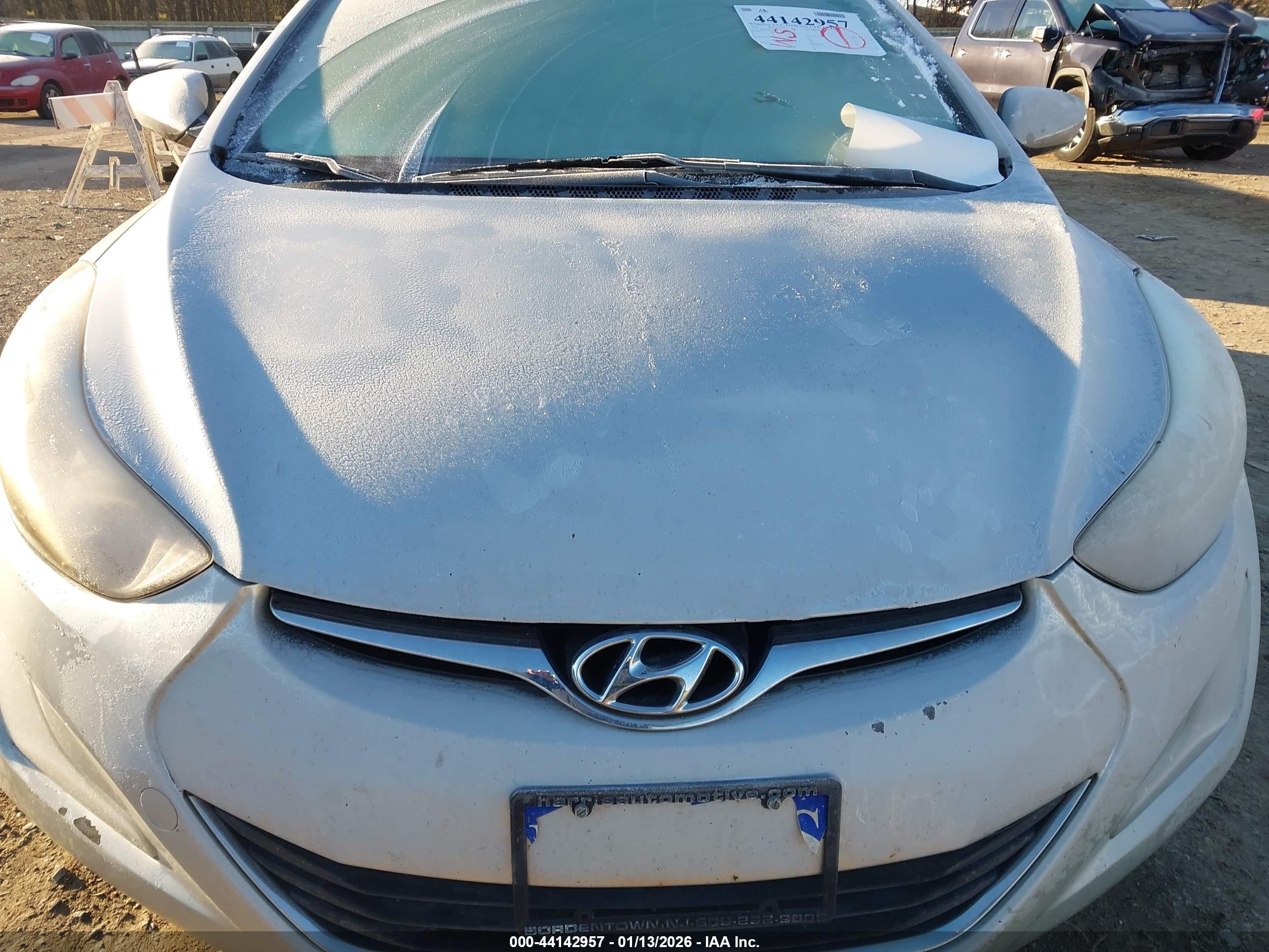 HYUNDAI ELANTRA image 6