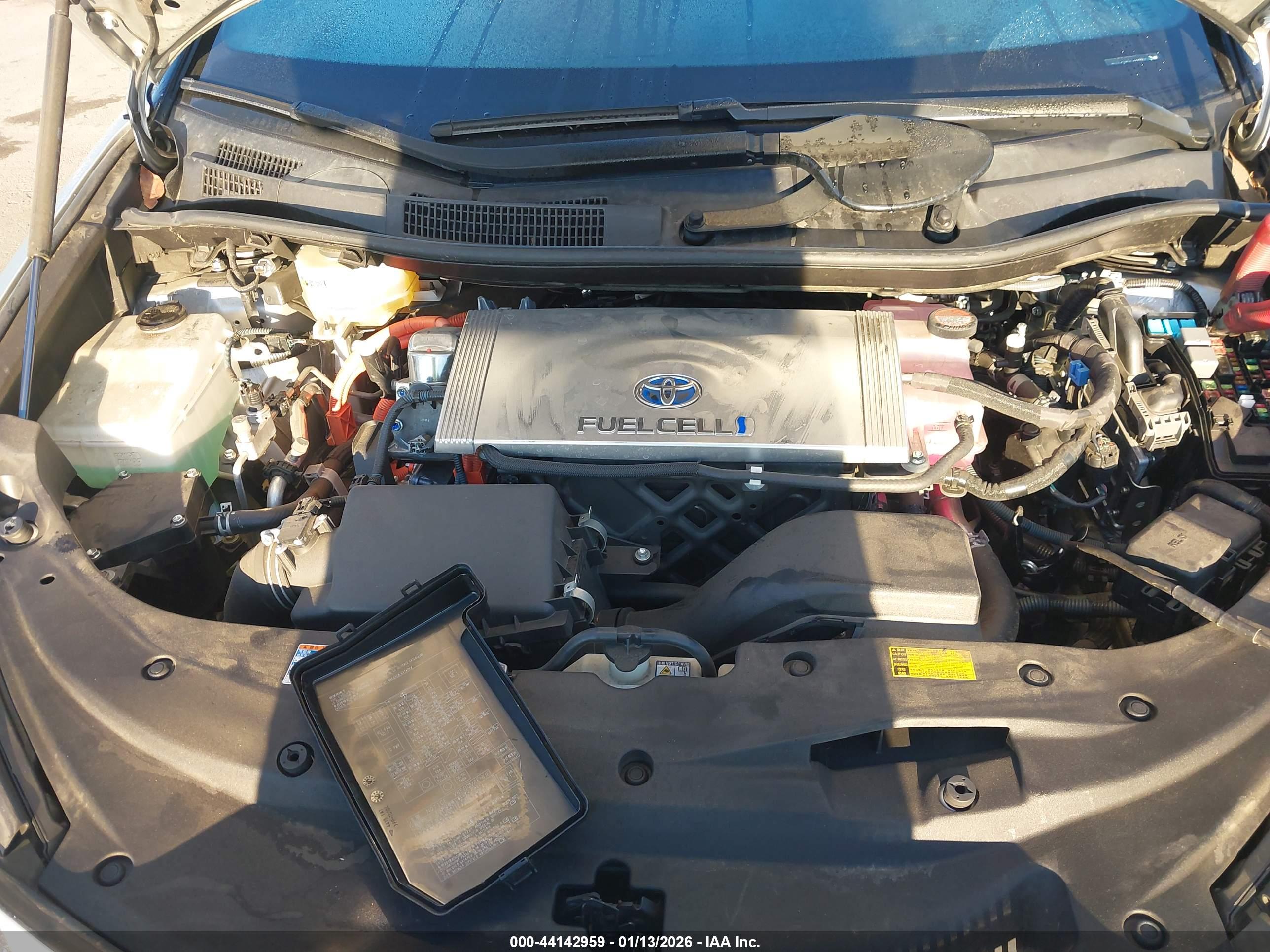 TOYOTA MIRAI image 10