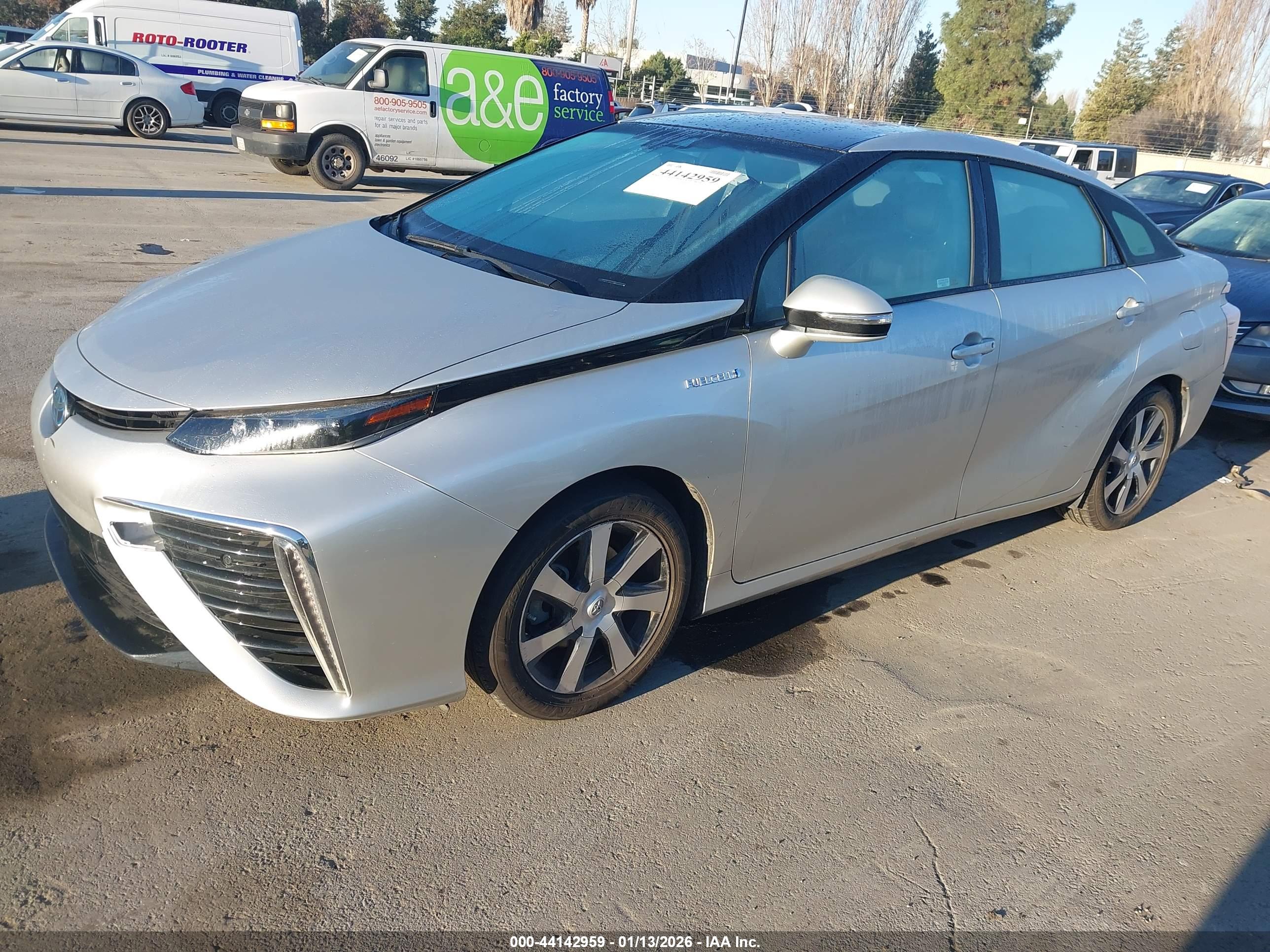 TOYOTA MIRAI image 2