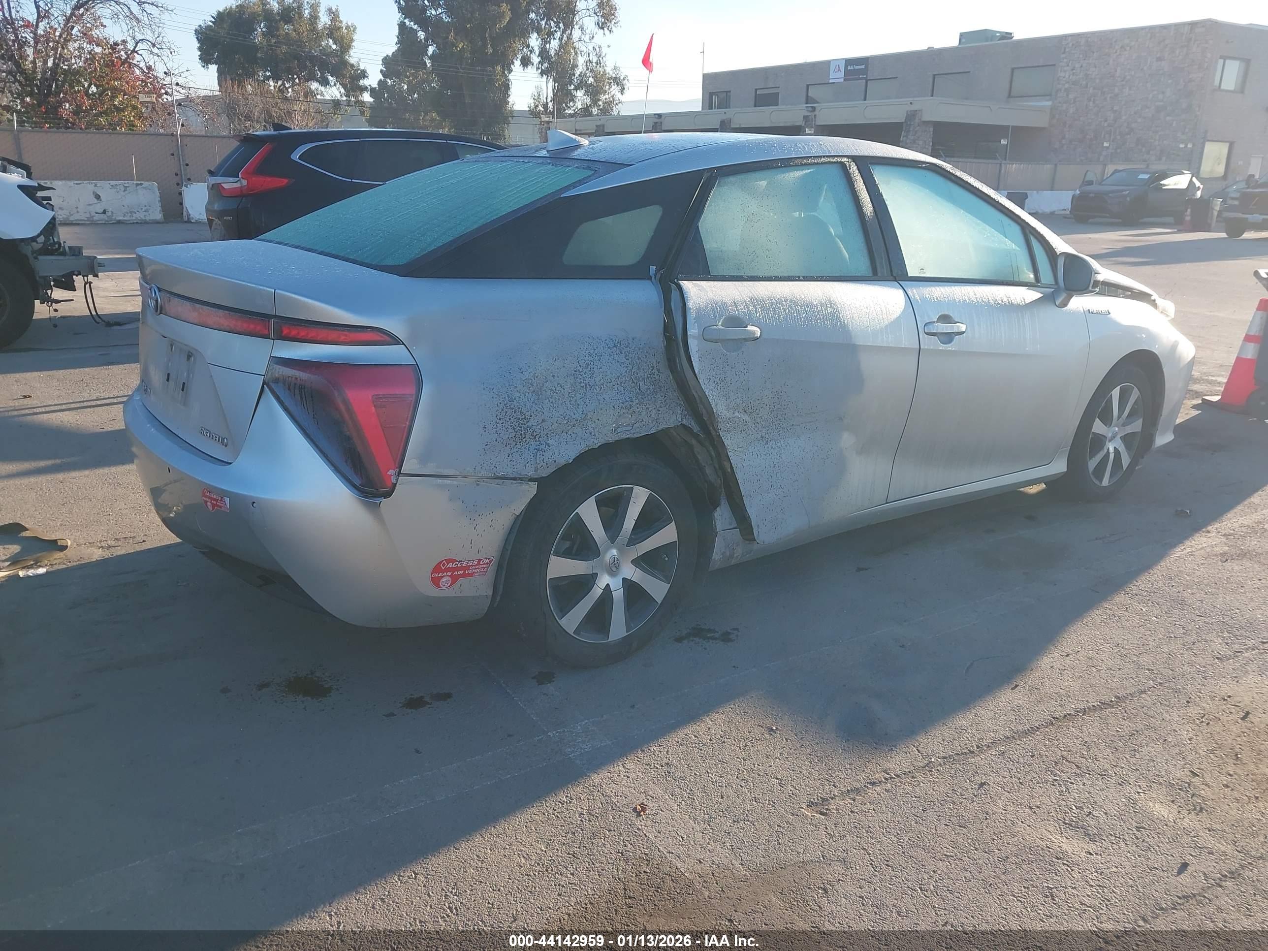 TOYOTA MIRAI image 4