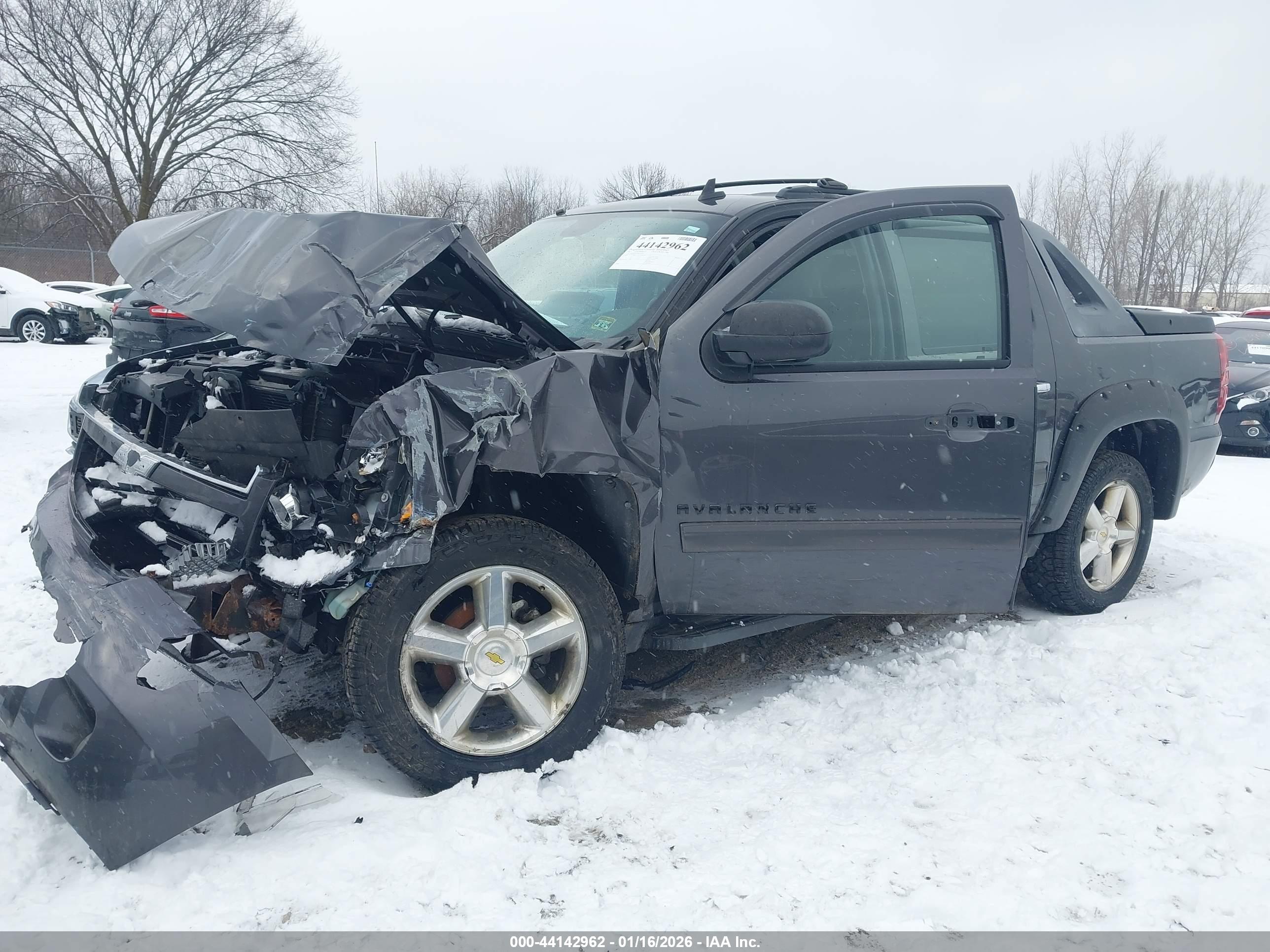 CHEVROLET AVALANCHE image 2